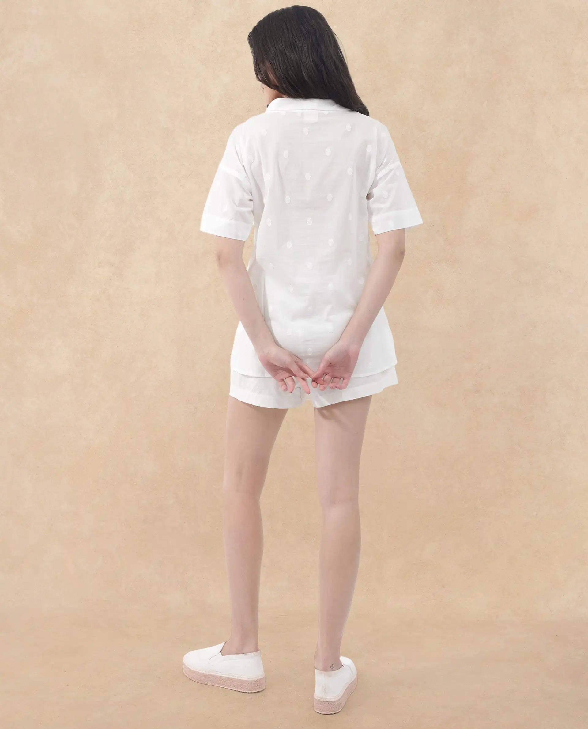 Rareism Women's Raviolt White Cotton Spread Collar Plain Regular Fit Top