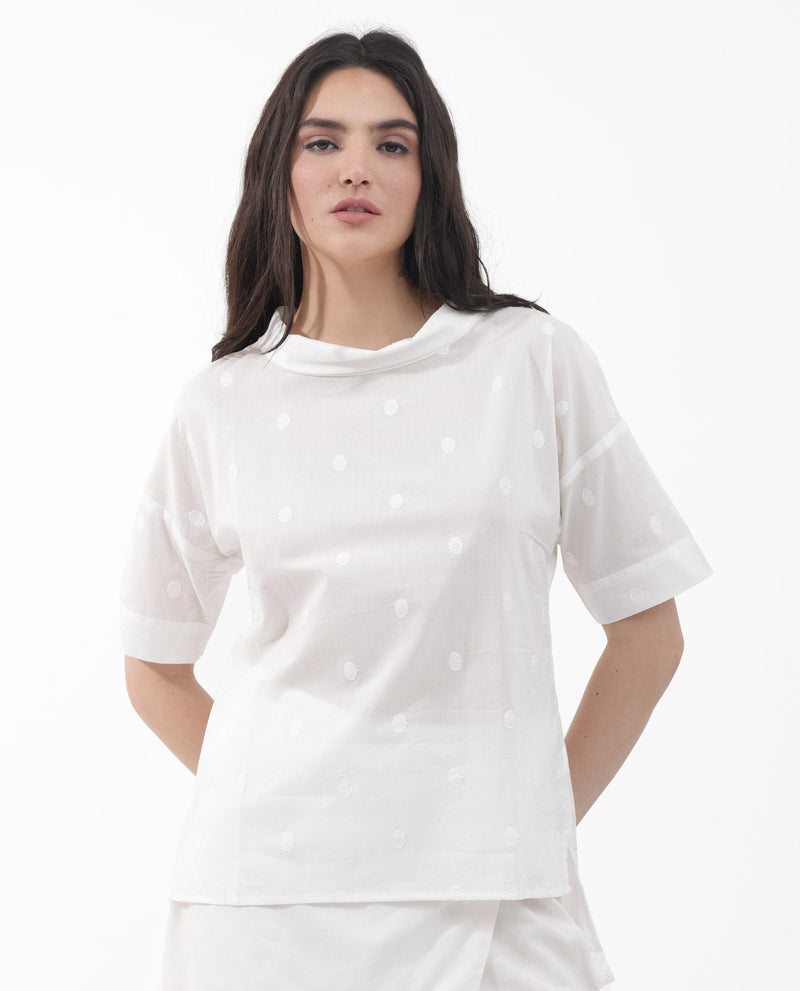 Rareism Women Raviolt White Cotton Fabric Regular Sleeves V-Neck Solid Regular Length Top