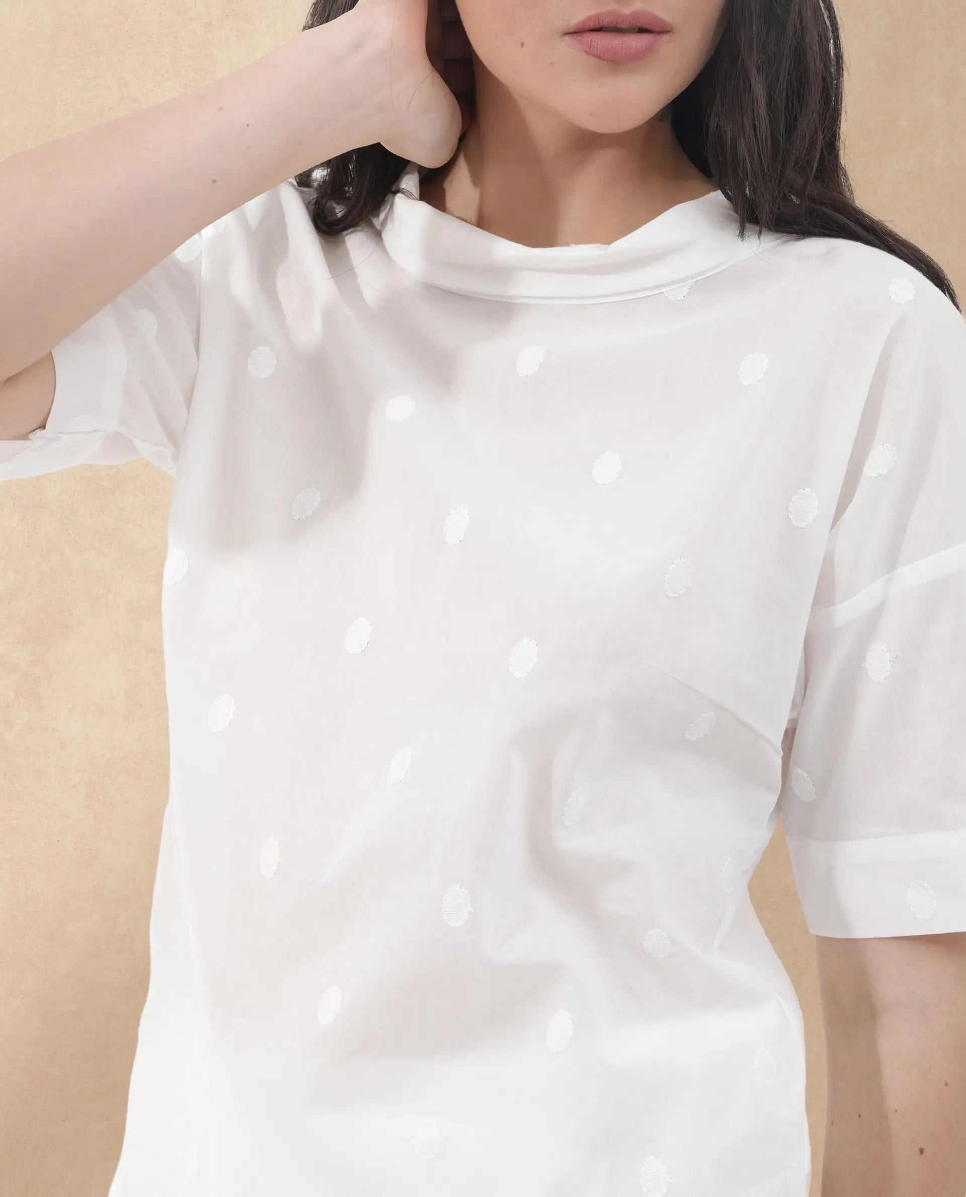 Rareism Women's Raviolt White Cotton Spread Collar Plain Regular Fit Top
