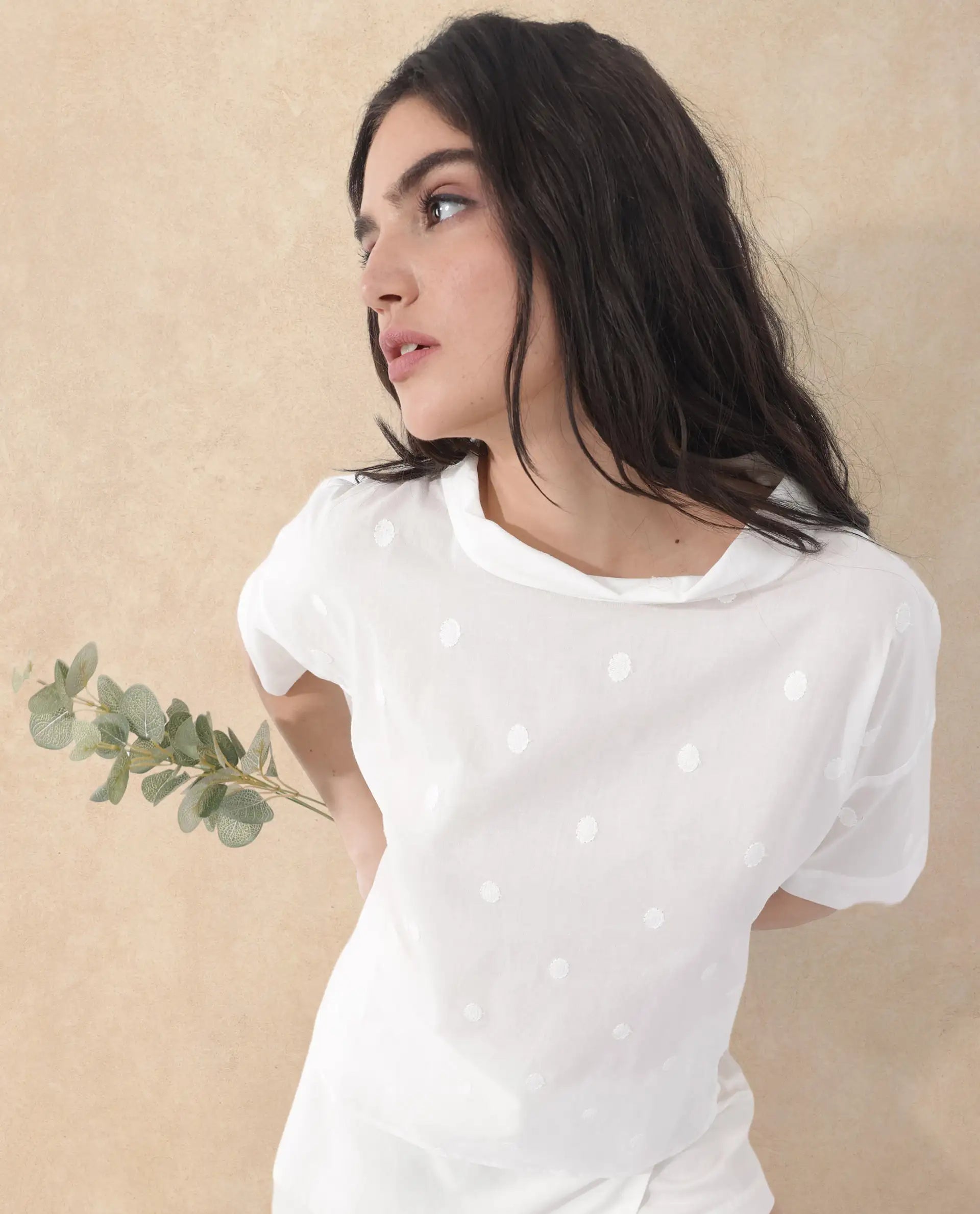 Rareism Women's Raviolt White Cotton Spread Collar Plain Regular Fit Top