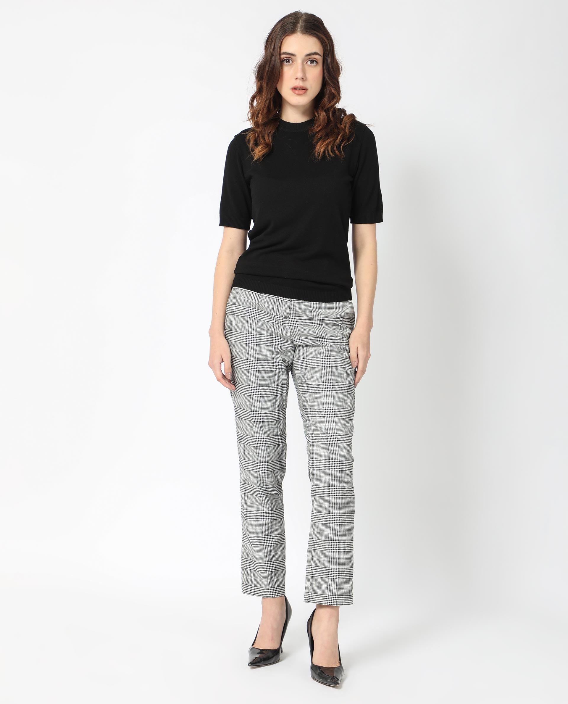 Rareism Women's Rohrdo Black Viscose Crew Neck Plain Regular Fit Sweater