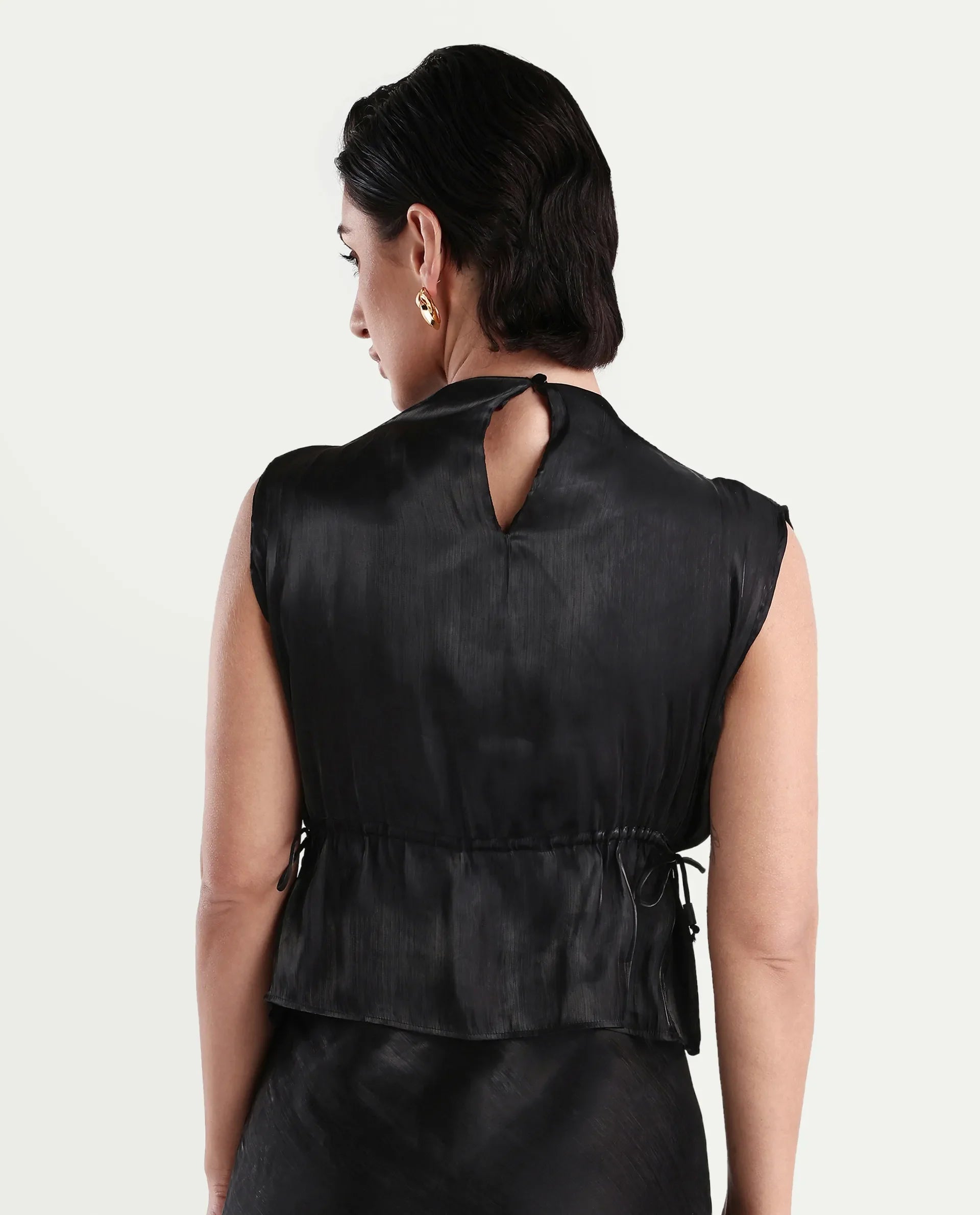 Rareism Women's Ronru Black Polyester Crew Neck Plain Sleeveless Regular Fit Top