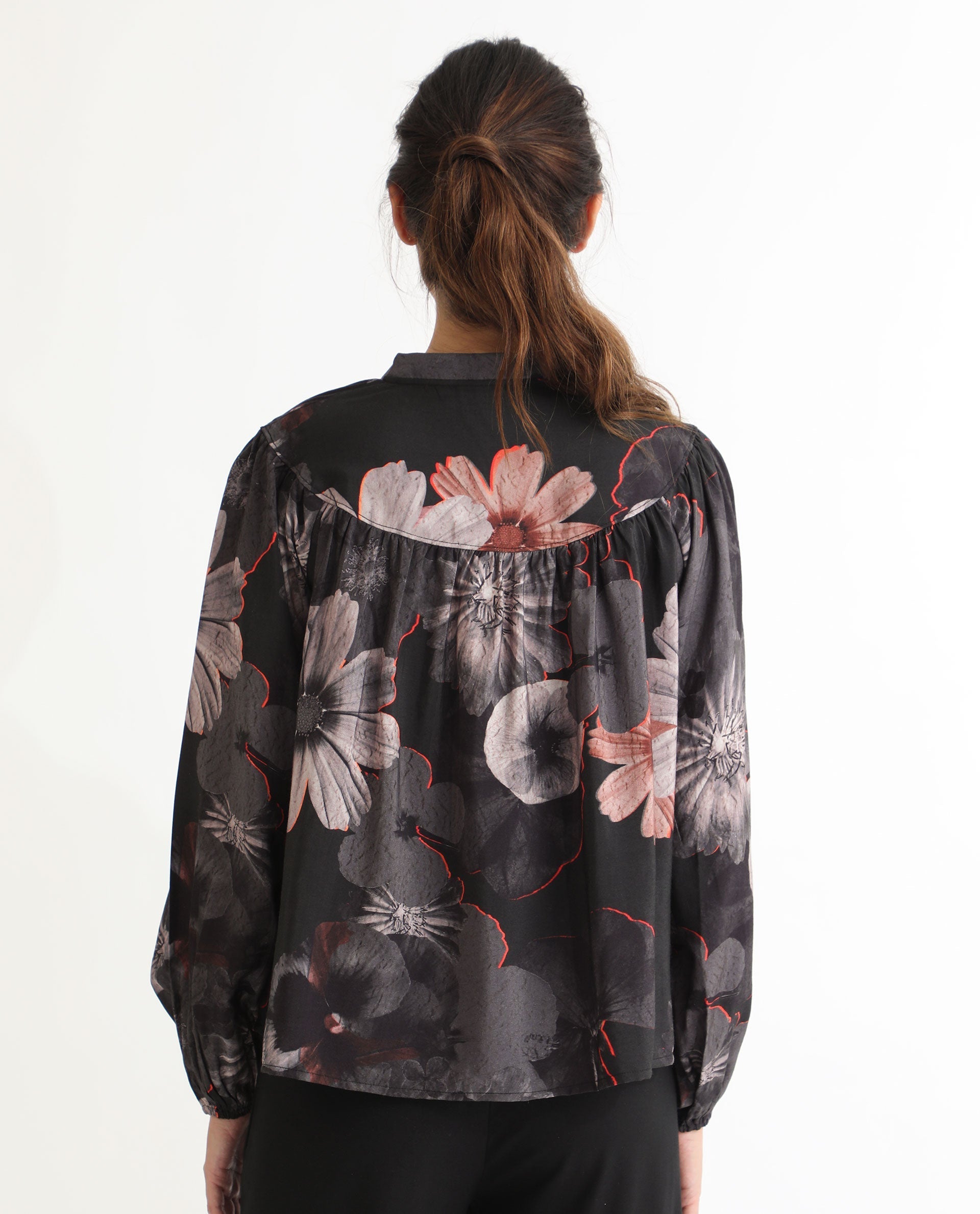 Rareism Women's Rothal Black Polyester Blend Tie-Up Neck Floral Print Balloon Sleeve Relaxed Fit Top