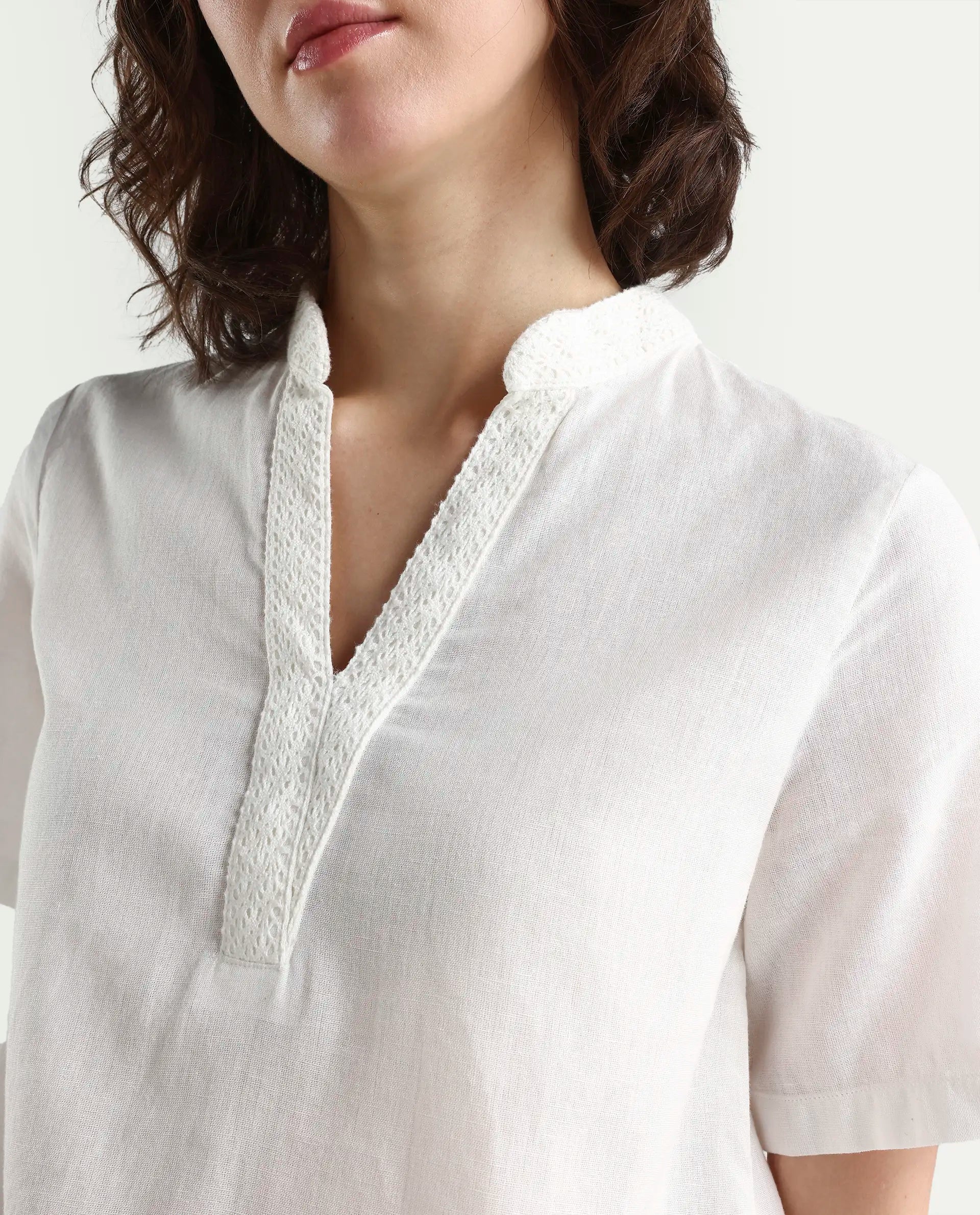 Rareism Women's Nubag Off White Cotton Blend Half Sleeve Mandarin Collar Regular Fit Top