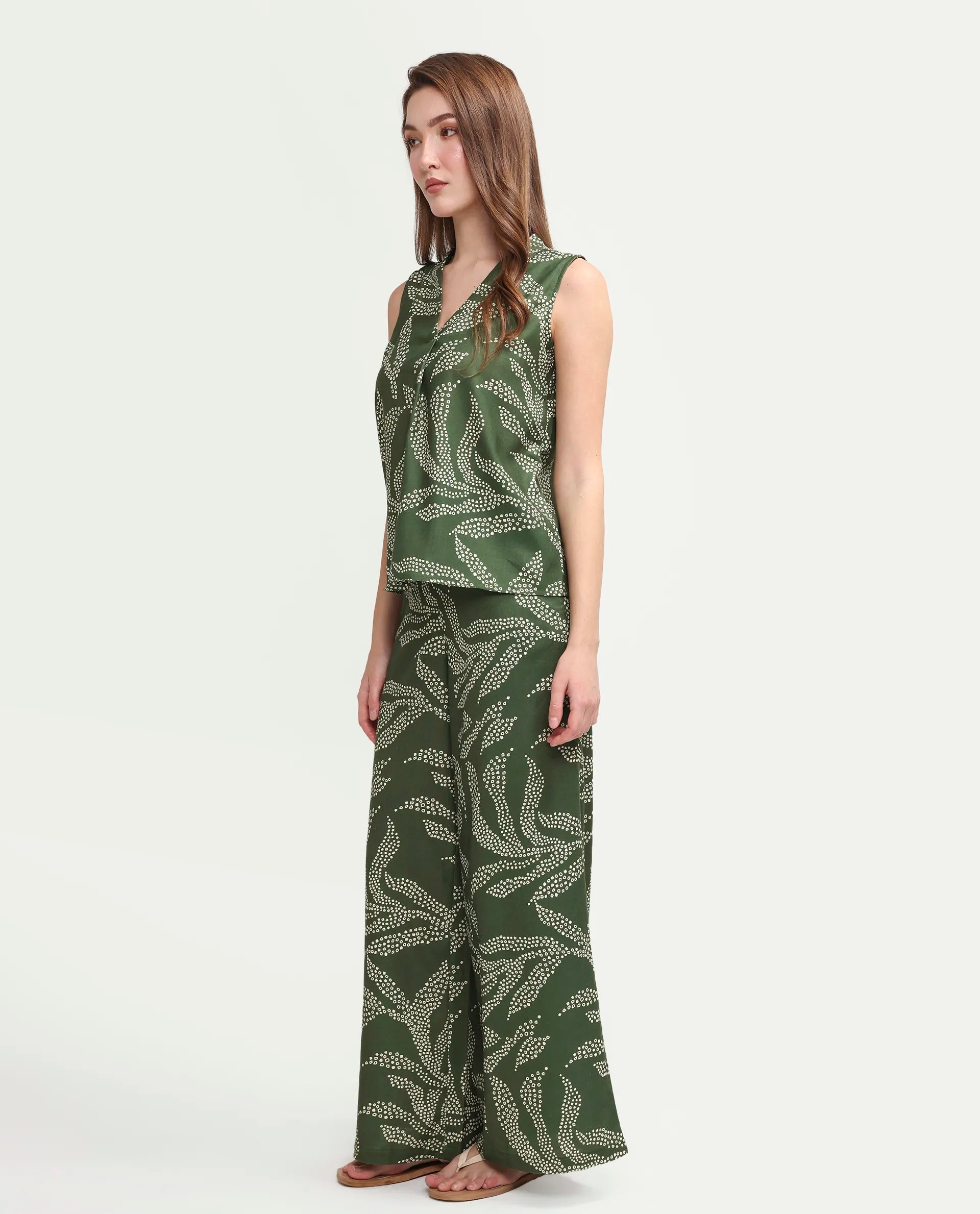 Rareism Women's Vadir-B Olive Polyester Wide Abstract Print Trouser