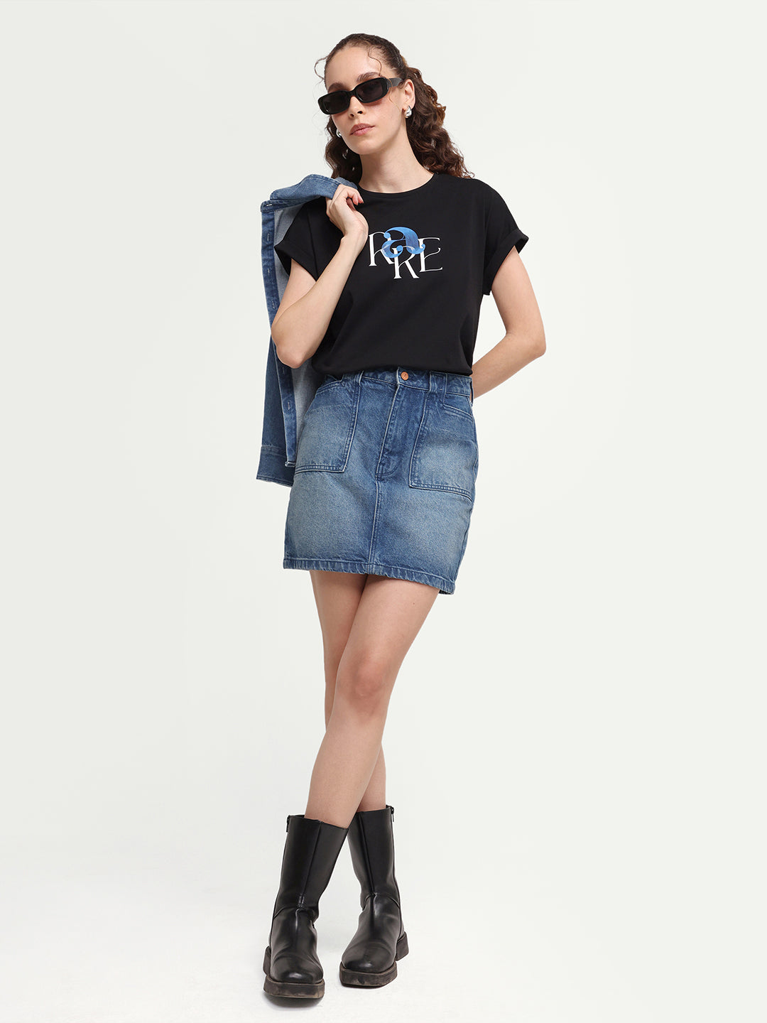 Rareism Women's Zue Black Cotton Crew Neck Pull-On Relaxed Typography Print T-Shirt