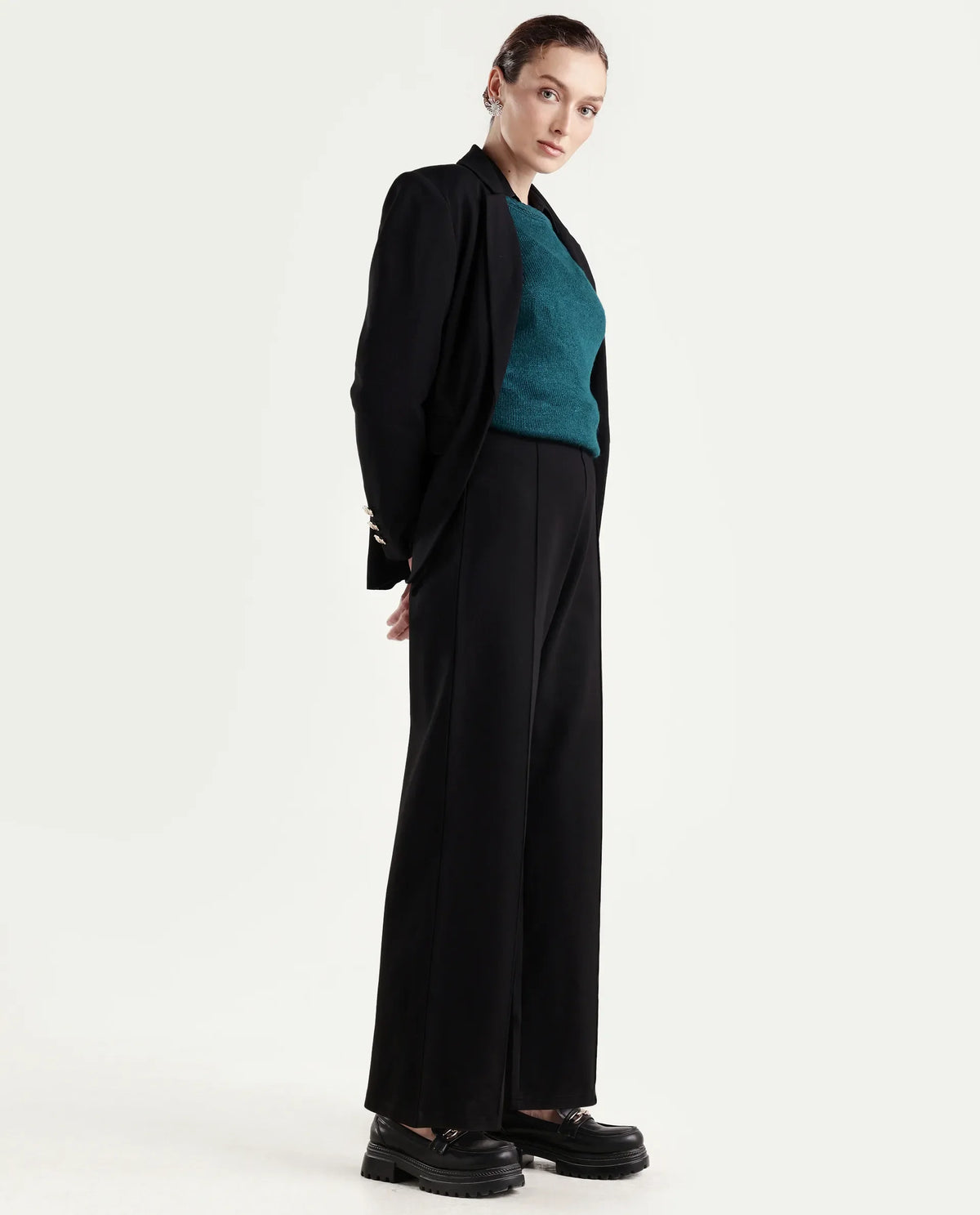 Rareism Women's Jancura-S26 Black Viscose Blend Relaxed Fit Plain Trouser