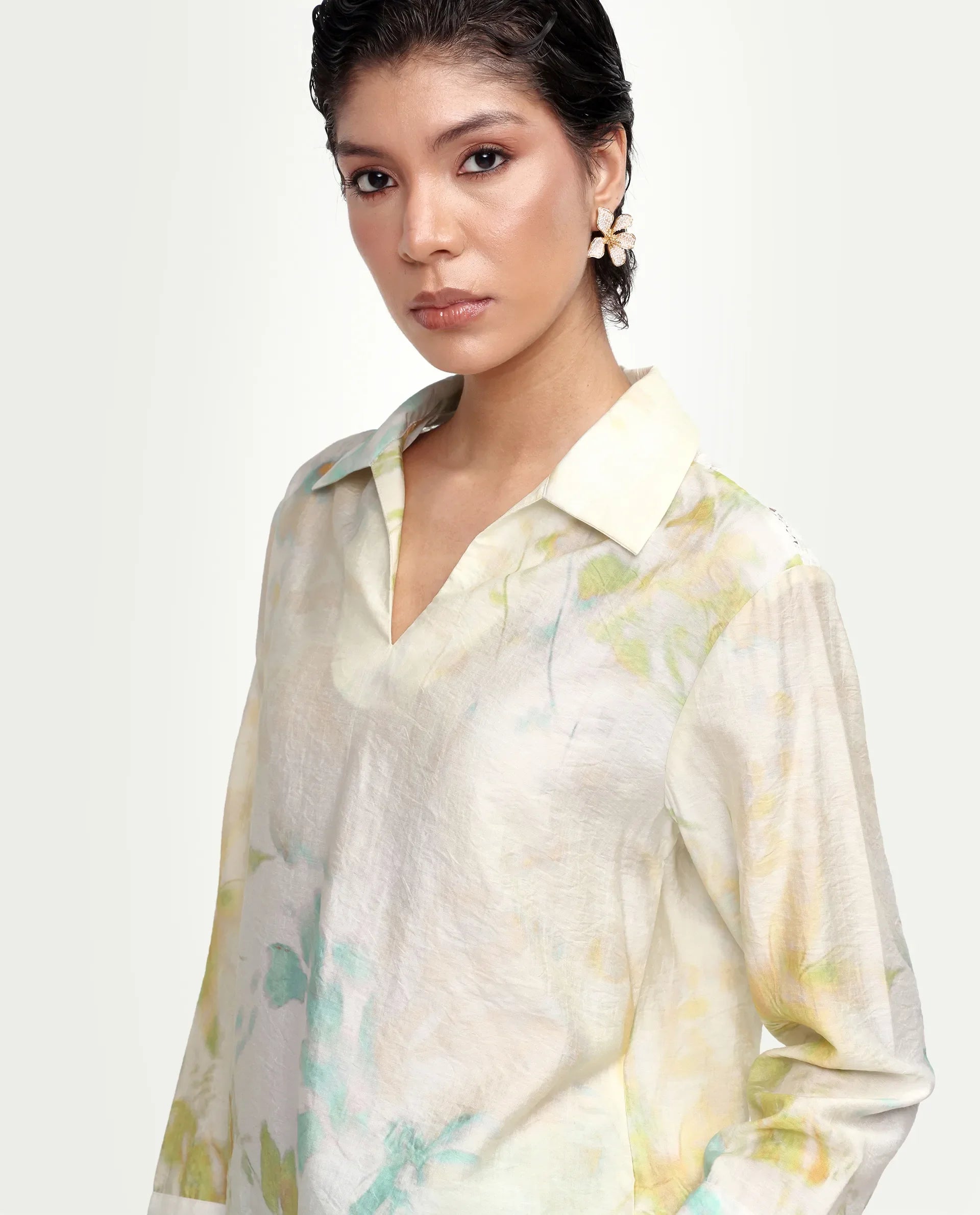Rareism Women's Hrixo Light Green Viscose Blend Johnny Collar Relaxed All Over Print Top