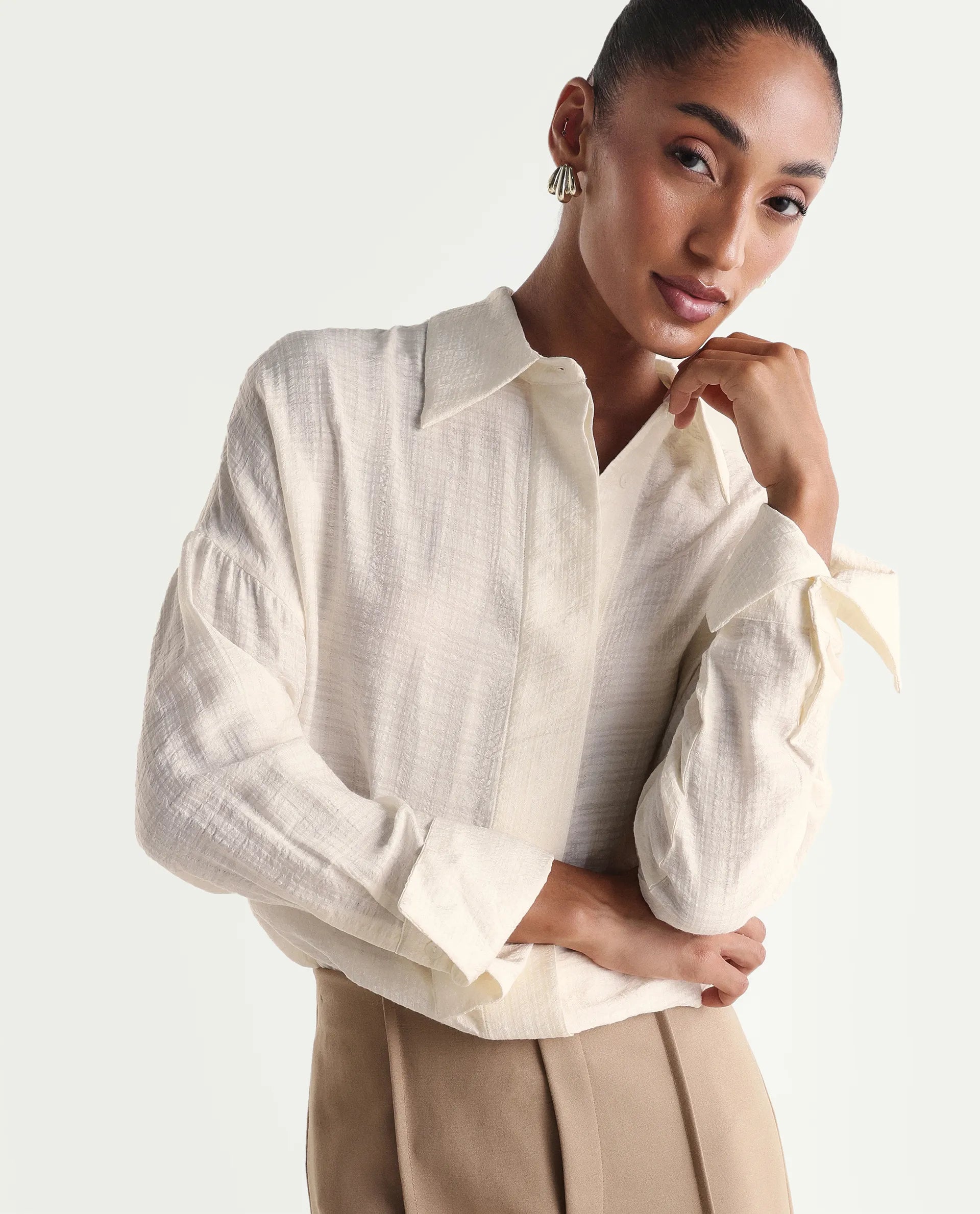 Rareism Women's Diri Off White Viscose Blend Full Sleeve Spread Collar Button Oversized Plain Shirt