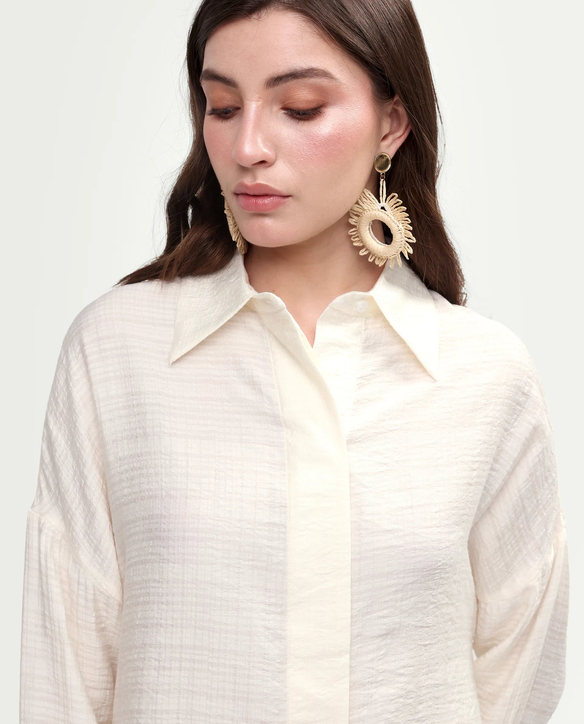 Rareism Women's Diri Off White Viscose Blend Full Sleeve Spread Collar Button Oversized Plain Shirt