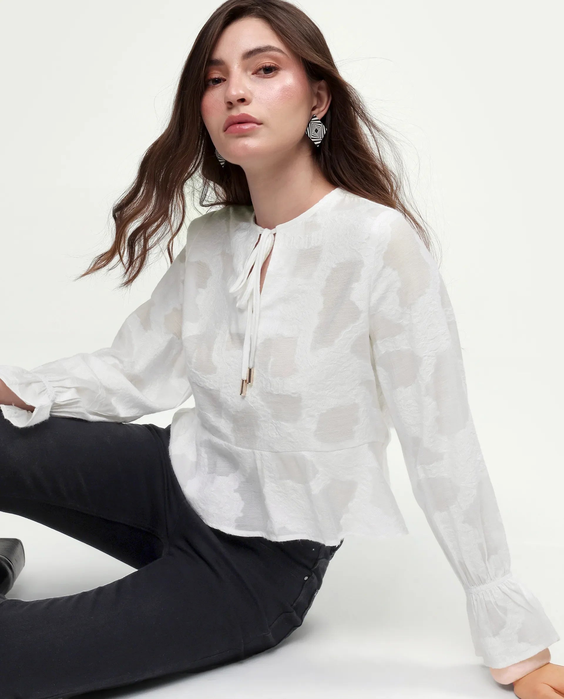 Rareism Women's Daro Offwhite Viscose Blend Tie-Up Regular Plain Top