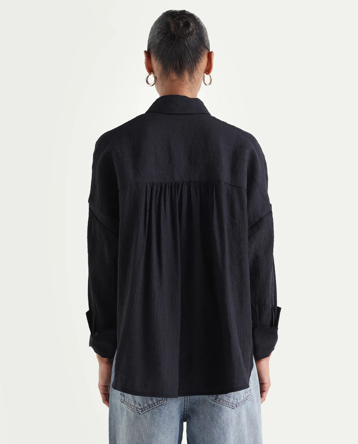 Rareism Women's Duxa Black Viscose Blend Spread Collar Button Oversized Plain Shirt