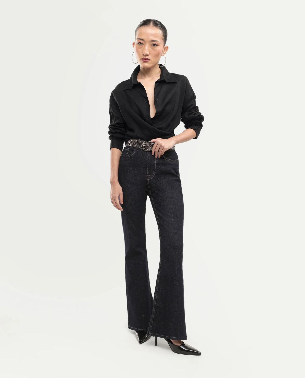Rareism Women's Uganda Black Linen Spread Collar Regular Plain Shirt