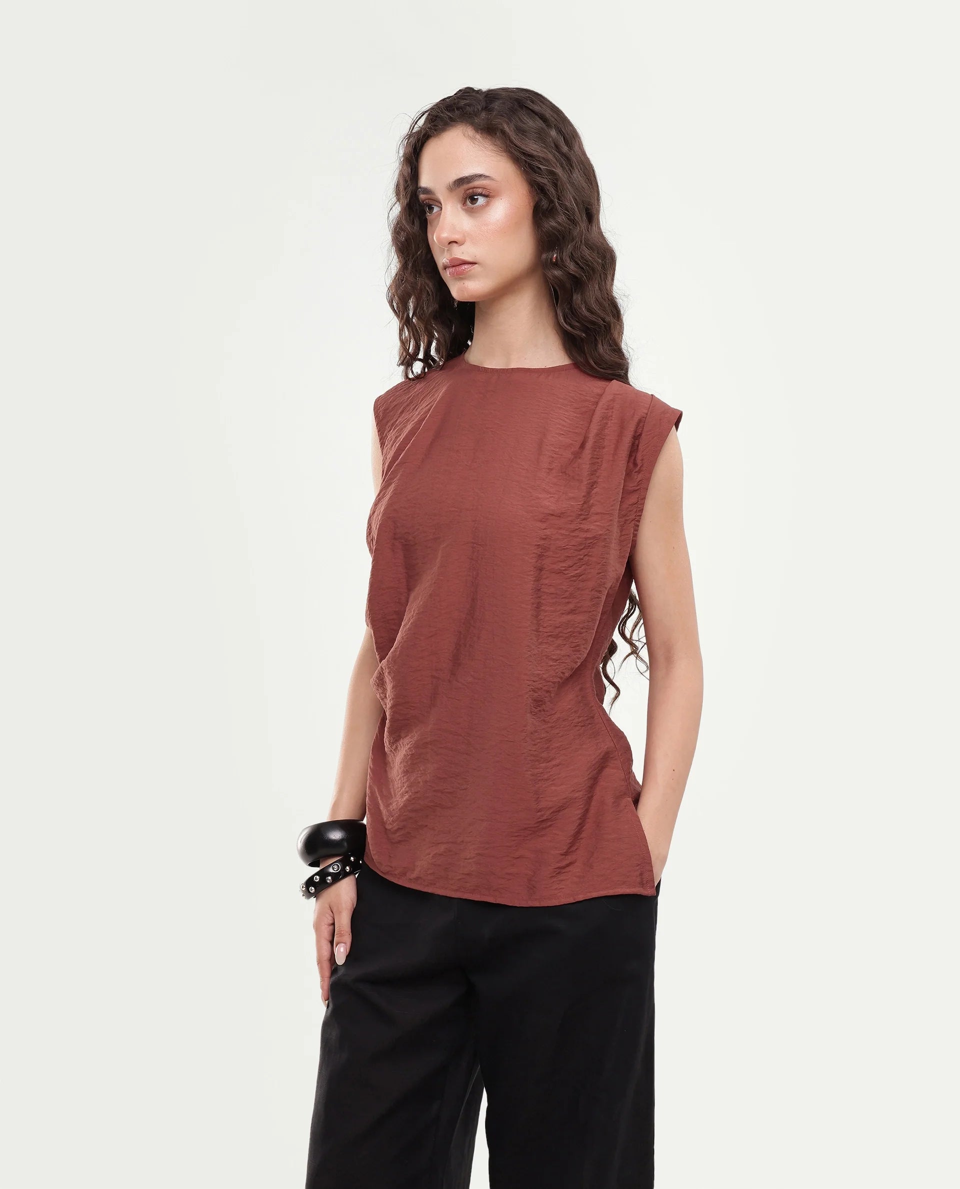 Rareism Women's Gica Dark Rust Plain Viscose Blend Regular Sleeveless Top
