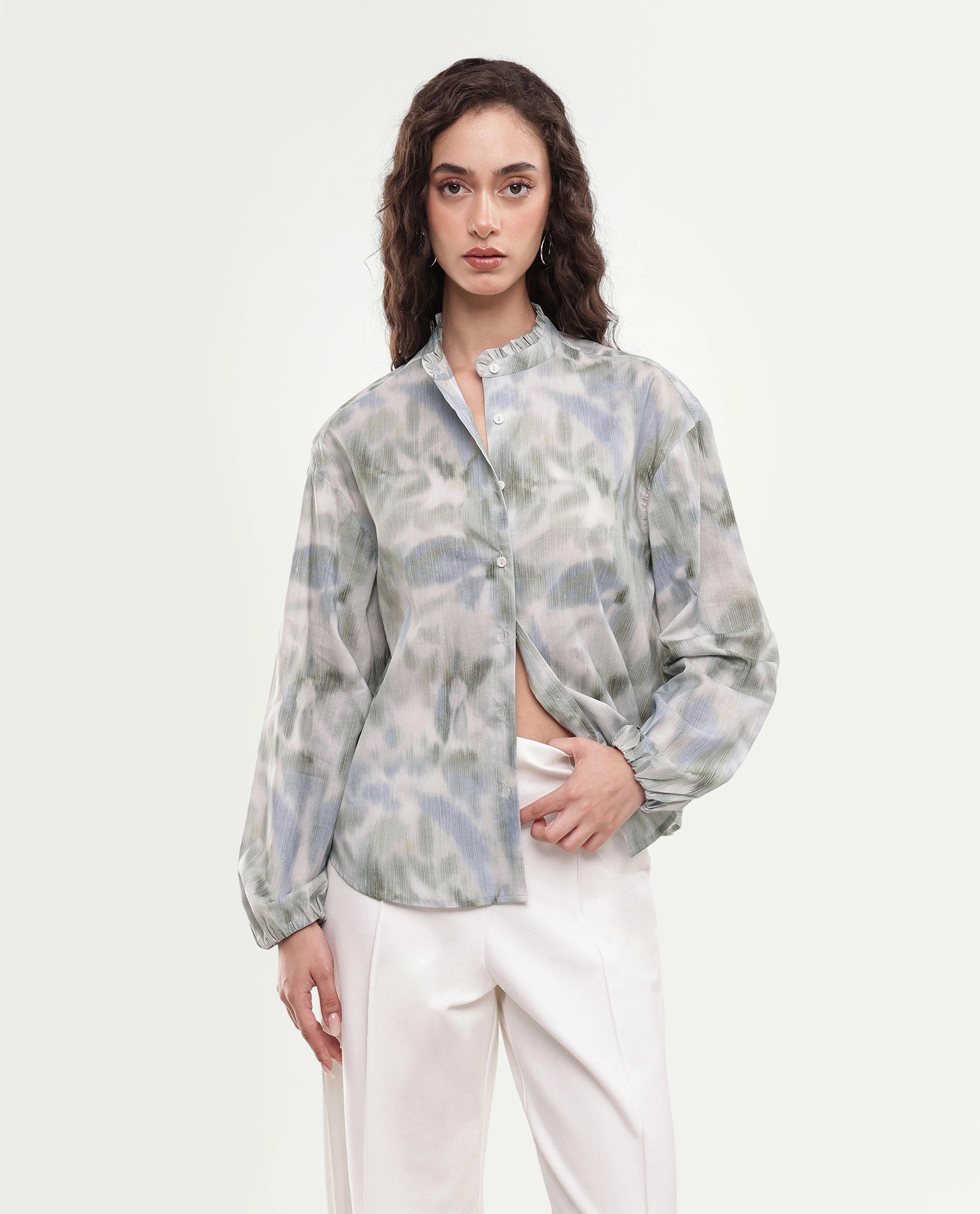 Rareism Women's Overo Pastel Green Abstract Cotton Regular Long Sleeves Top