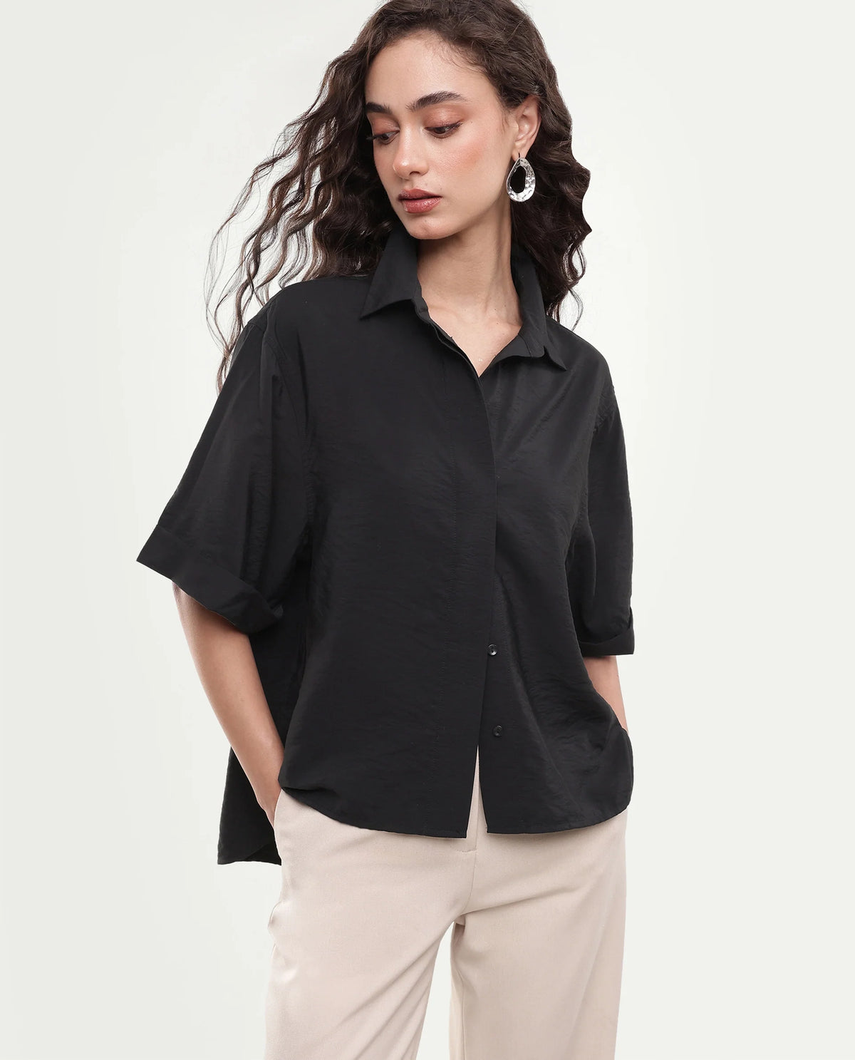 Rareism Women's Obin Black Solid Viscose Blend Boxy Short Sleeve Shirt