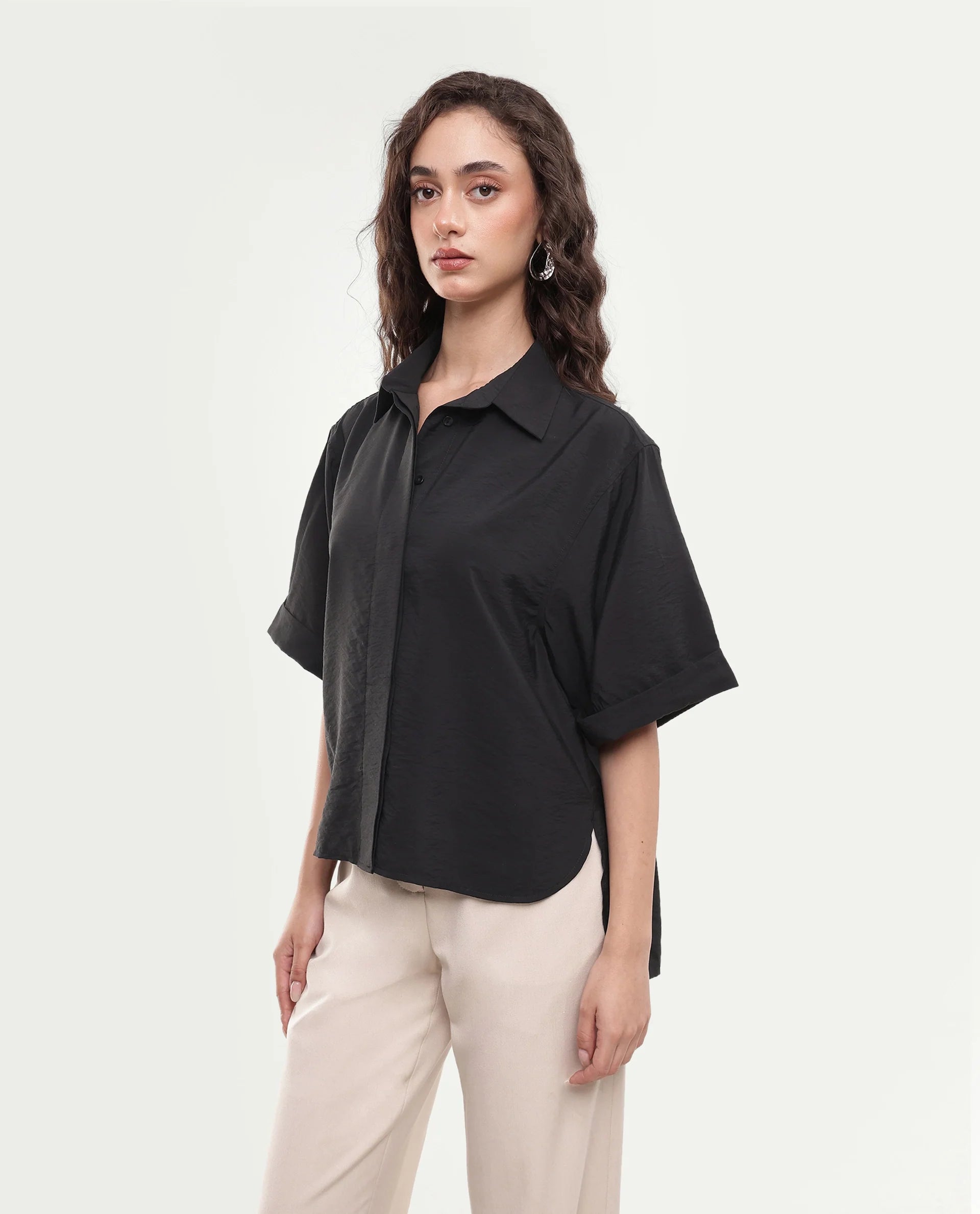 Rareism Women's Obin Black Solid Viscose Blend Boxy Short Sleeve Shirt