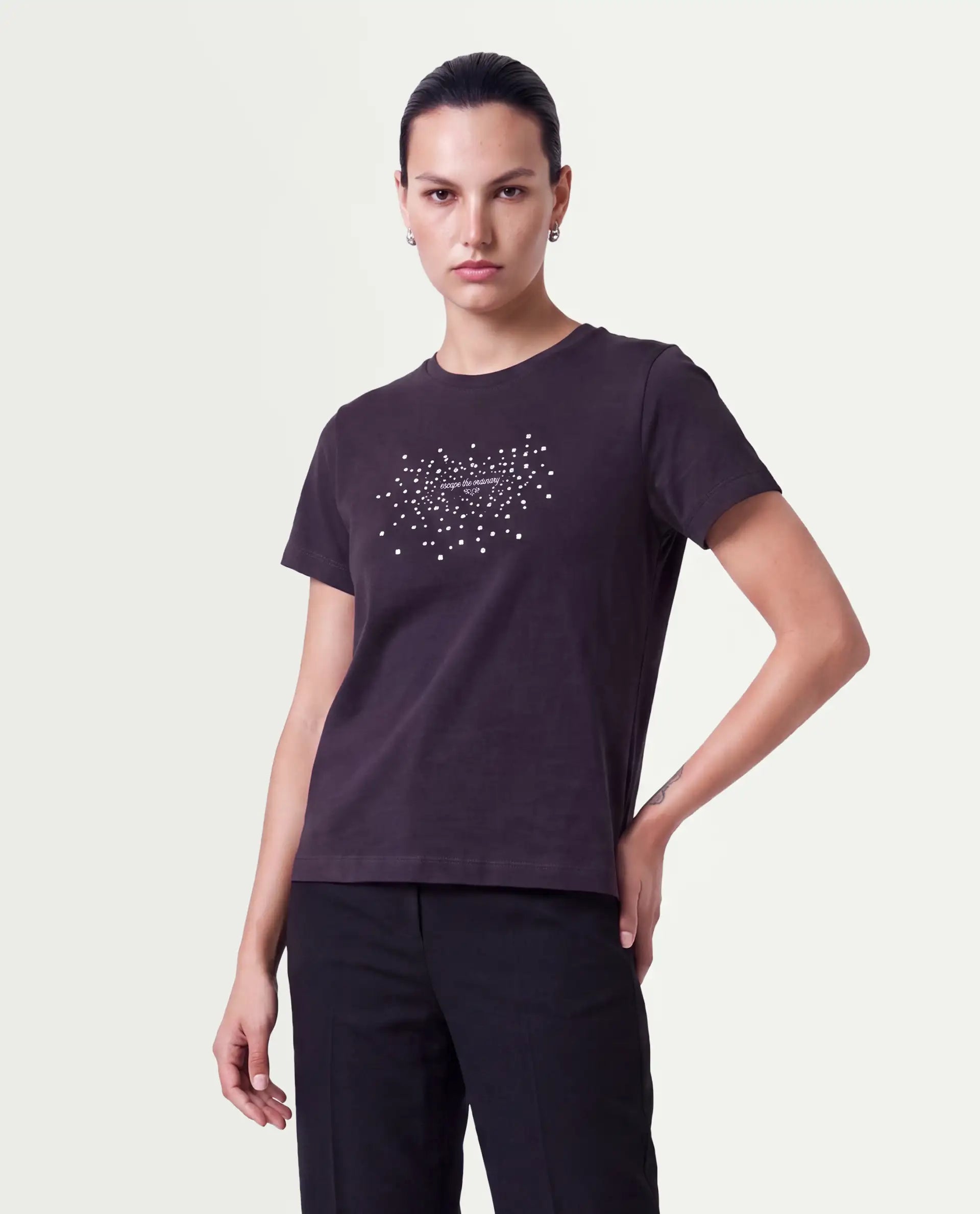 Rareism Women's Peads Dark Purple Cotton Blend Pull-On Regular Fit Typography Print T-Shirt