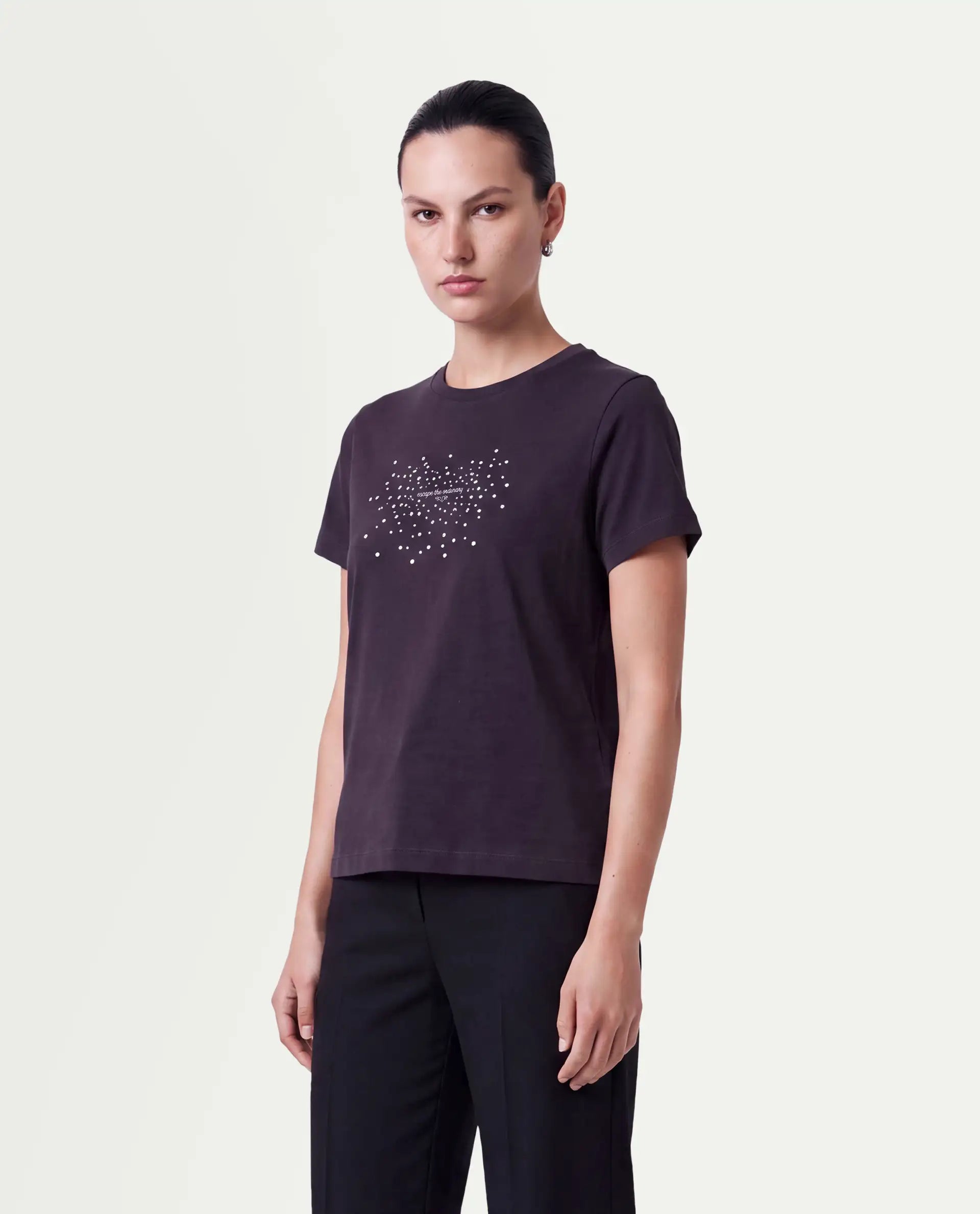 Rareism Women's Peads Dark Purple Cotton Blend Pull-On Regular Fit Typography Print T-Shirt