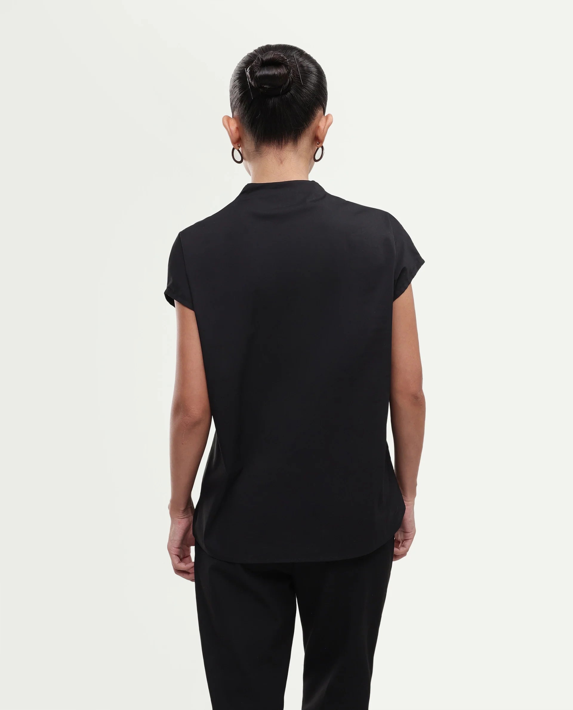 Rareism Women's Buijity Dark Black Cotton Blend Stand Collar Regular Plain Top