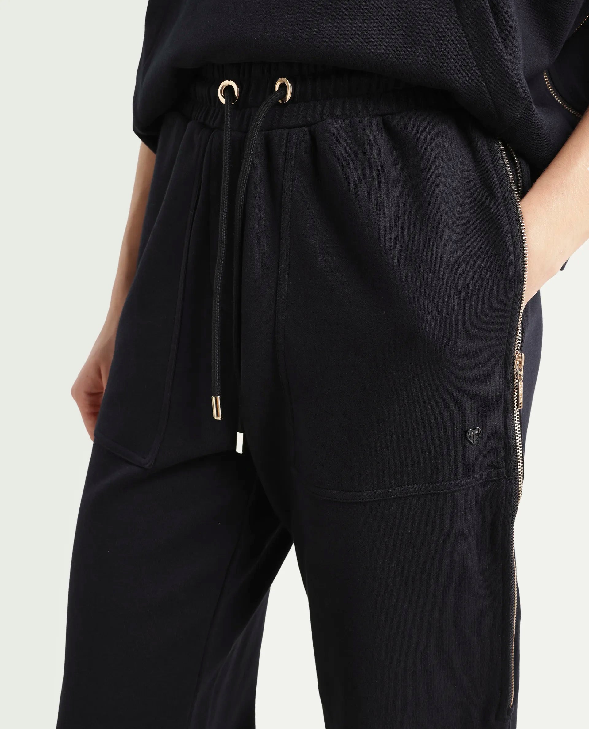 Rareism Women's Saints Black Cotton Blend Plain Ankle Length Regular Fit Track Pant