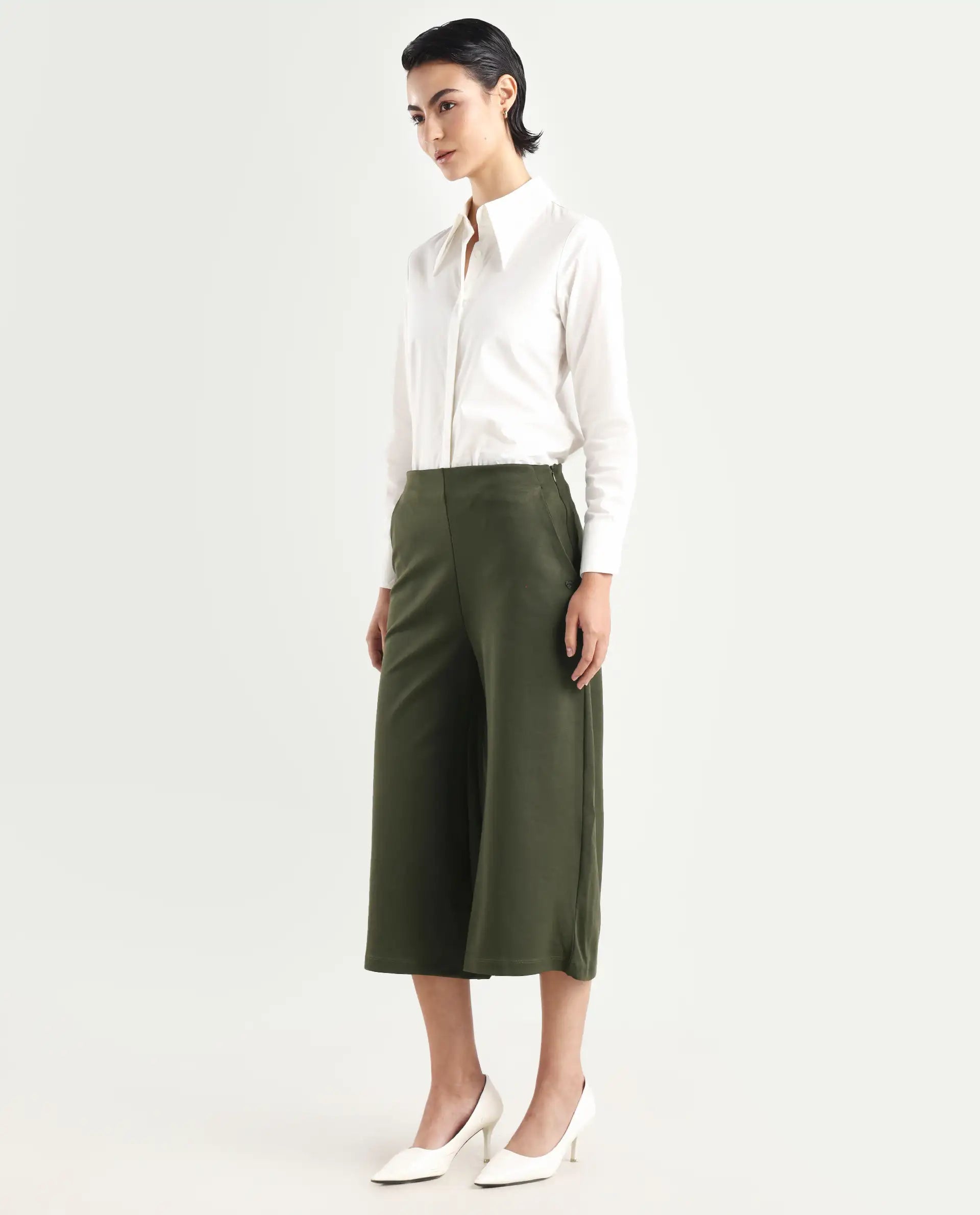 Rareism Women's Shoyo Dark Green Polyester Plain Midi Flared Trouser