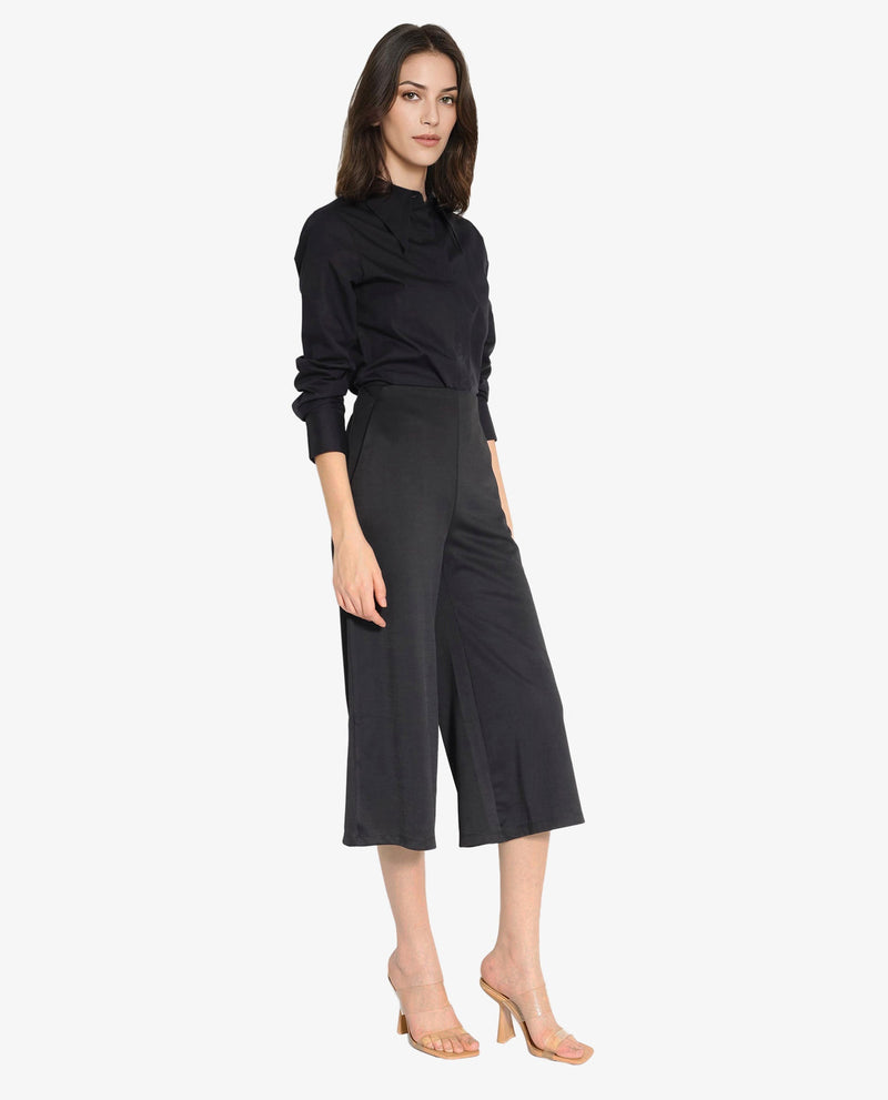 Rareism Women Shoyo Black Polyester Fabric Zip Closure Flared Fit Plain Midi Culottes