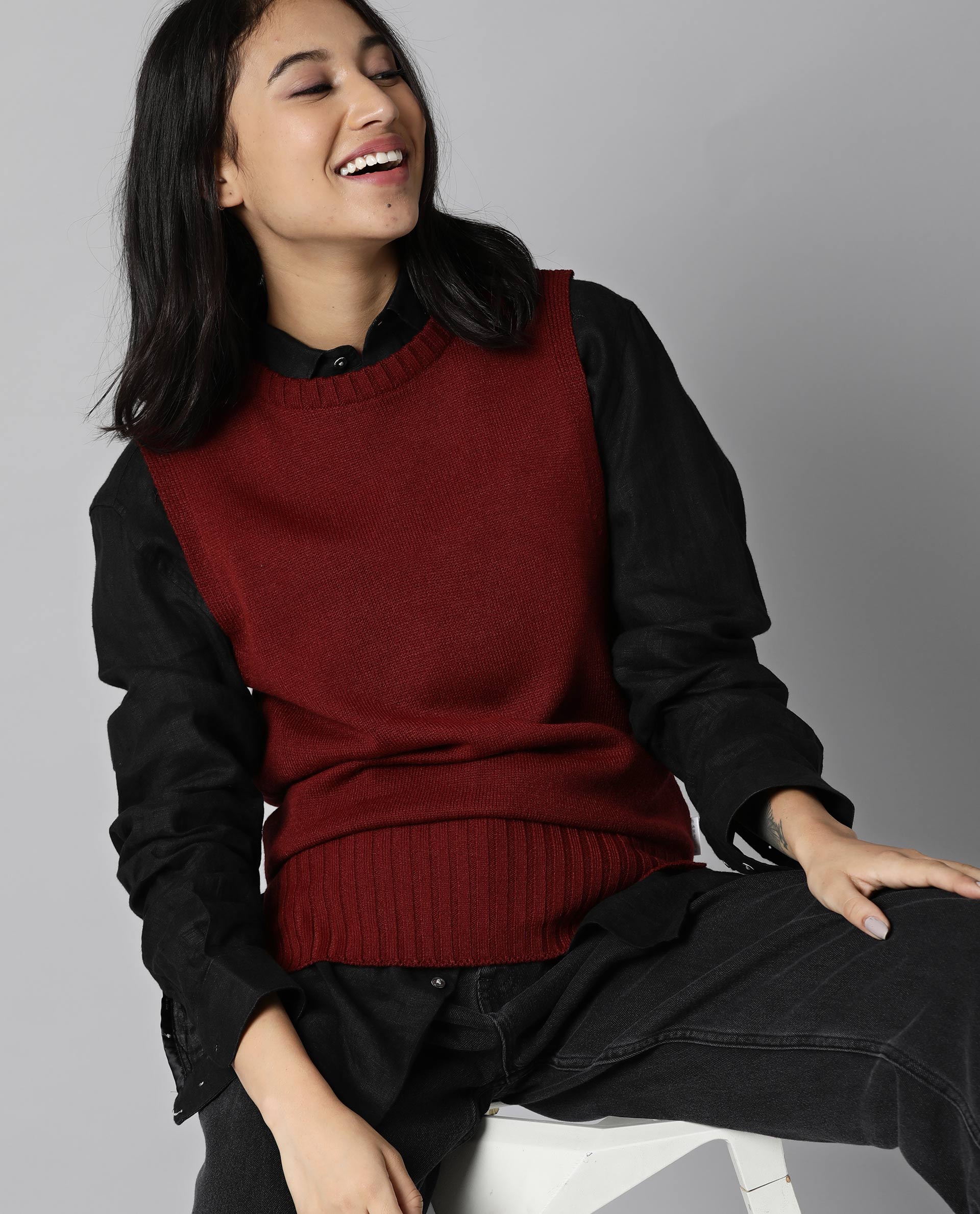 Rareism Women Sleek Red Sweater Sleeveless