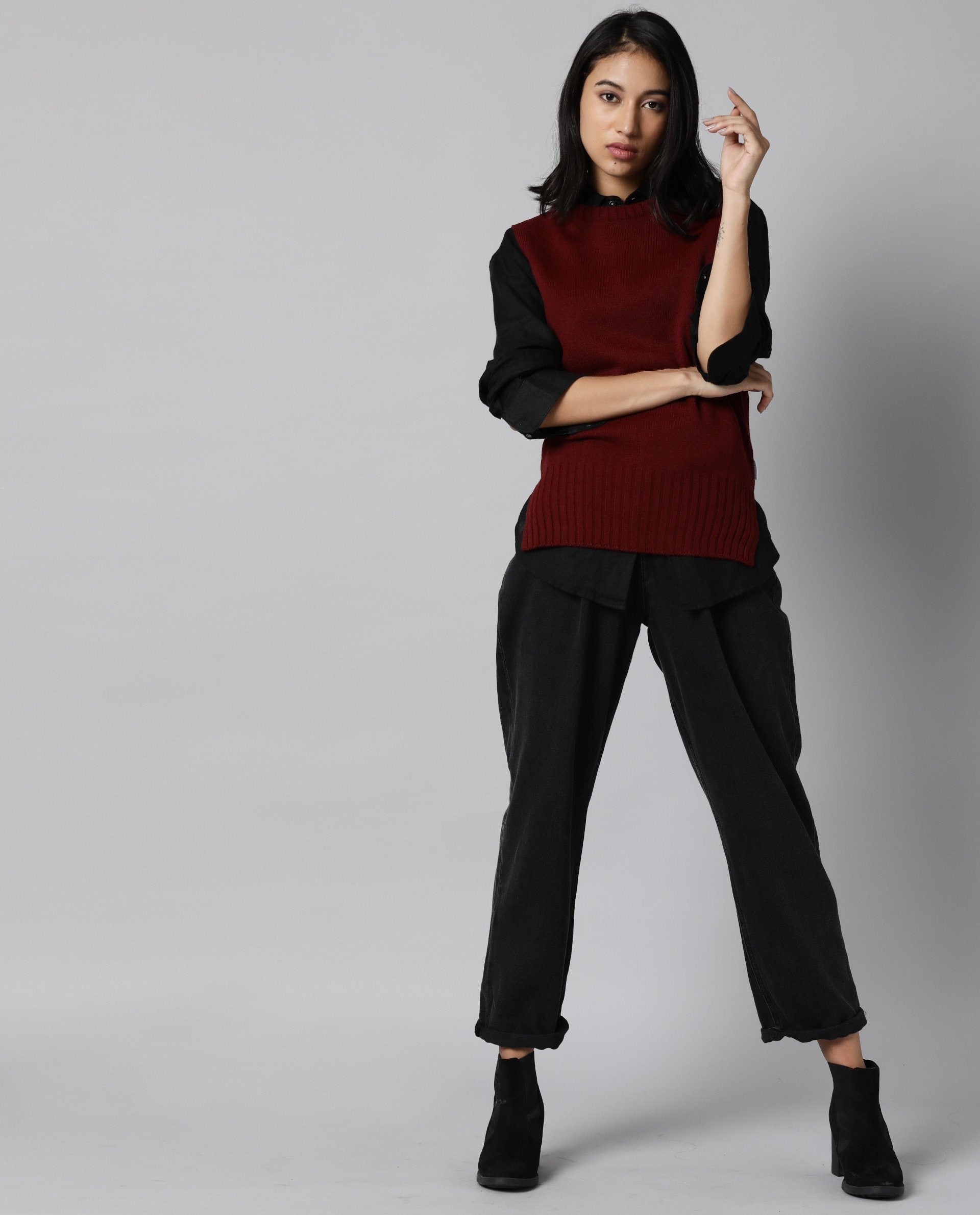 Rareism Women Sleek Red Sweater Sleeveless