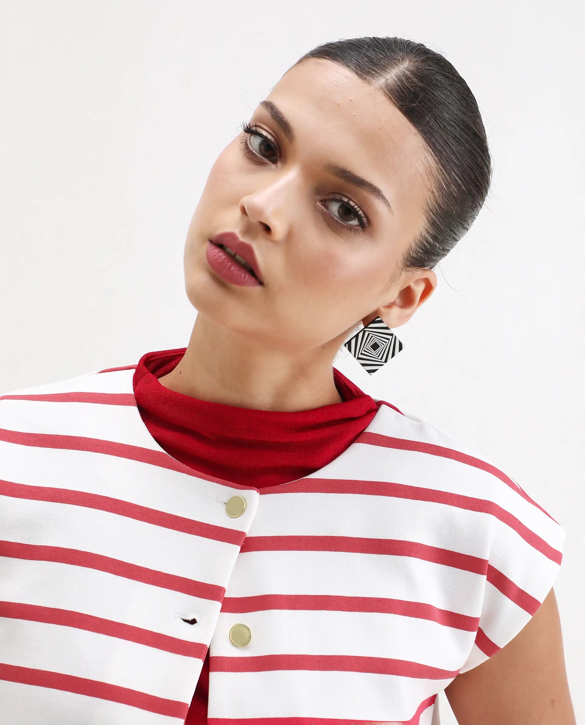 Rareism Women's Somdex Off White Cotton Blend Crew Neck Plain Sleeveless Regular Fit Top