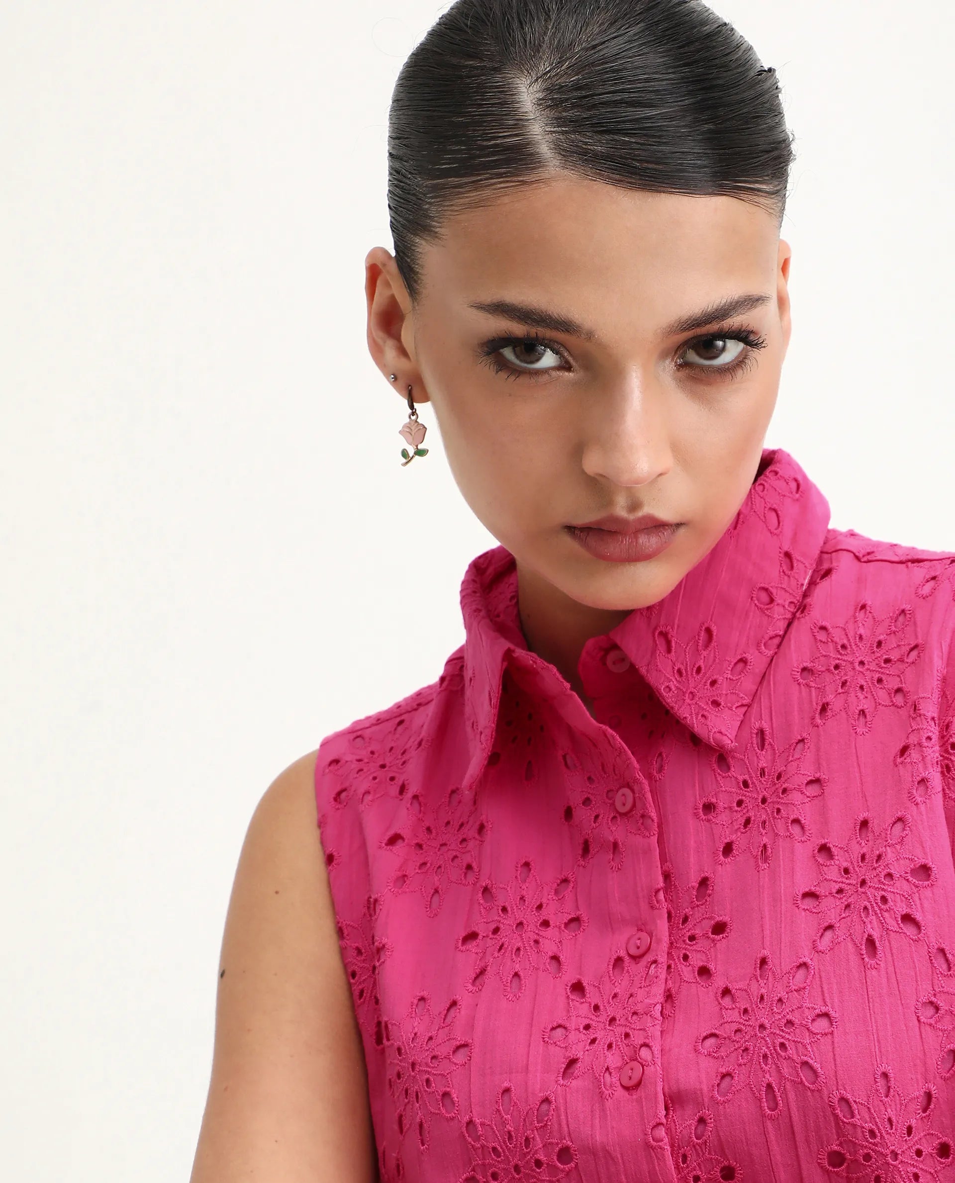 Rareism Women's Somtel Pink Cotton Spread Collar Schiffli Sleeveless Crop Regular Fit Top