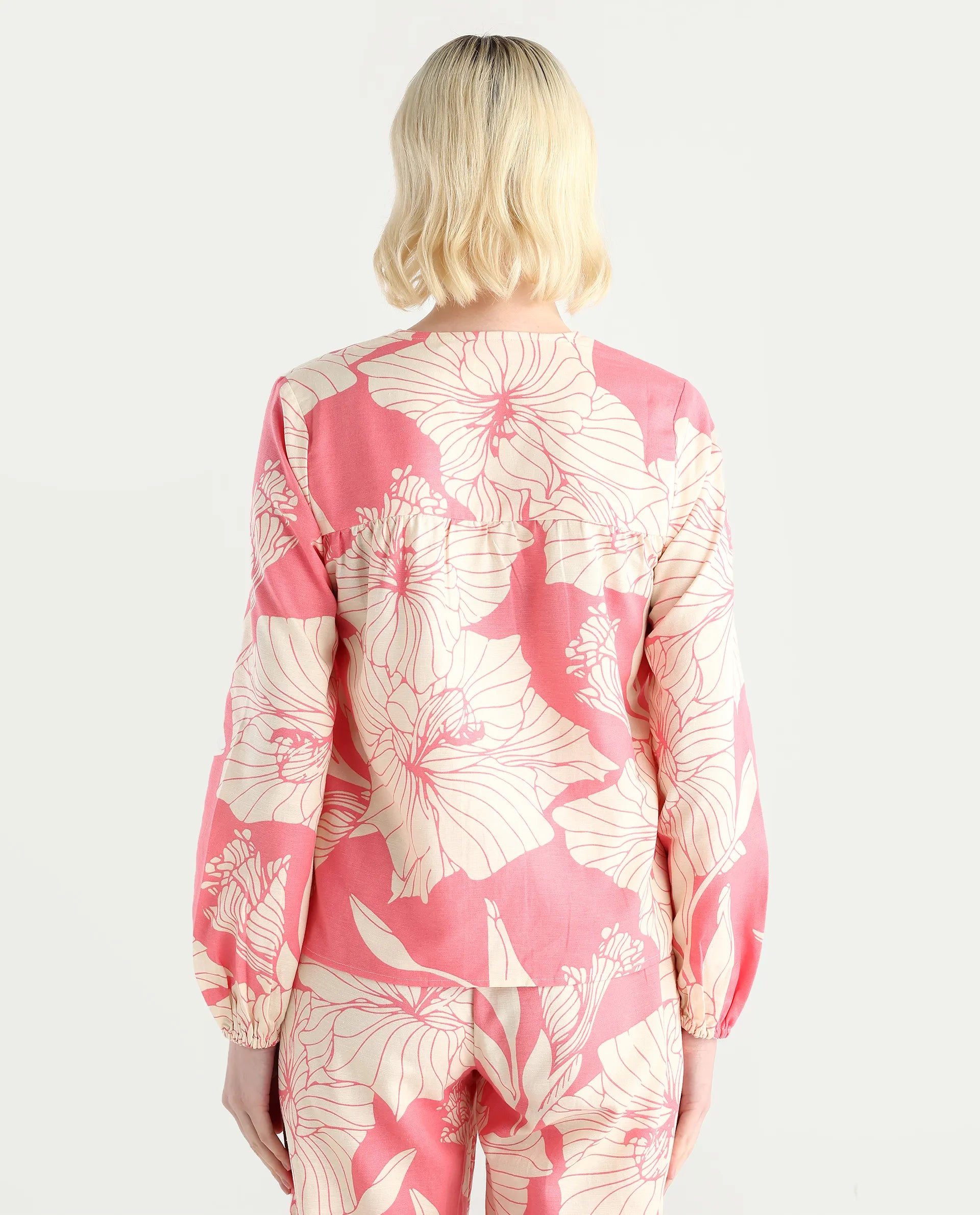 Rareism Women's Somyan T Pink Rayon Blend V-Neck Floral Print Regular Fit Top