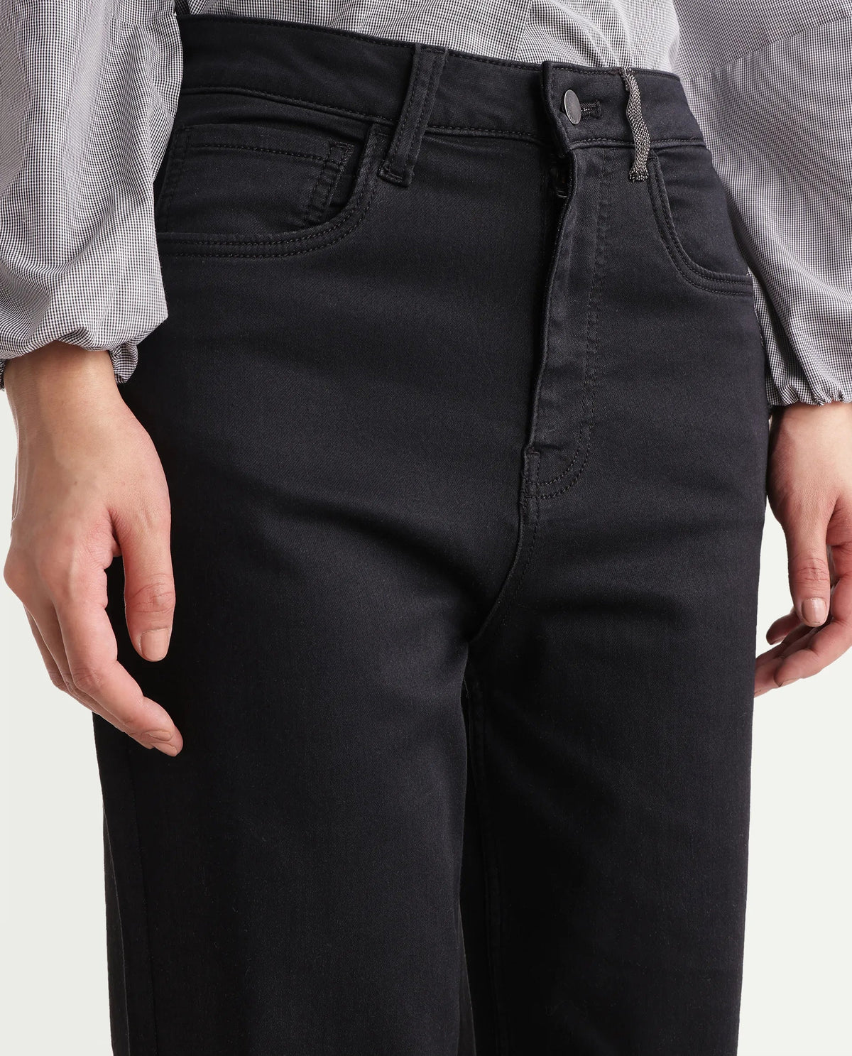 Rareism Women's Strank-6 Black Cotton Blend Shank And Zipper Ankle Straight Plain Jeans