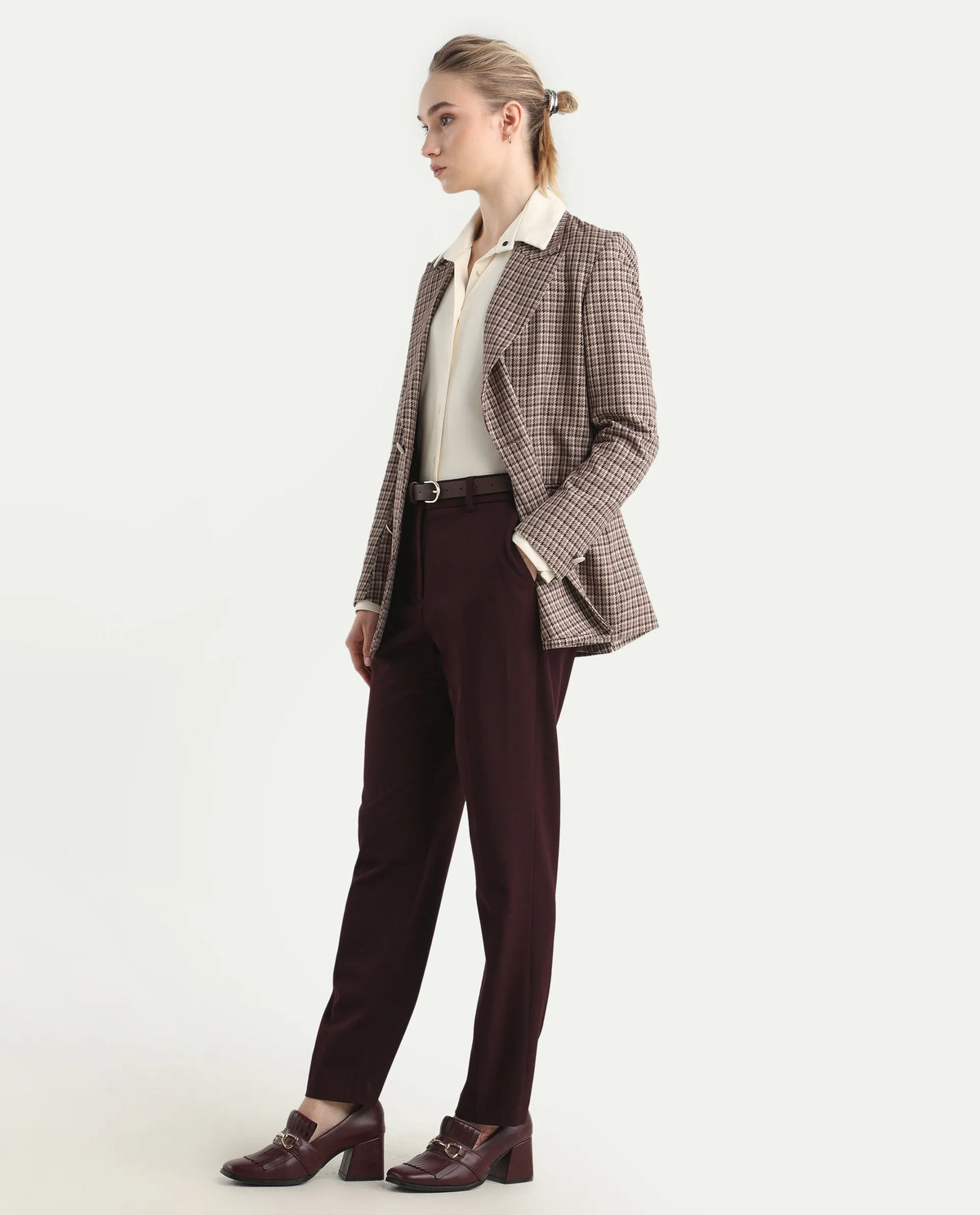 Rareism Women's Taper Maroon Polyester Blend Tapered Ankle Length Plain Travel Trouser