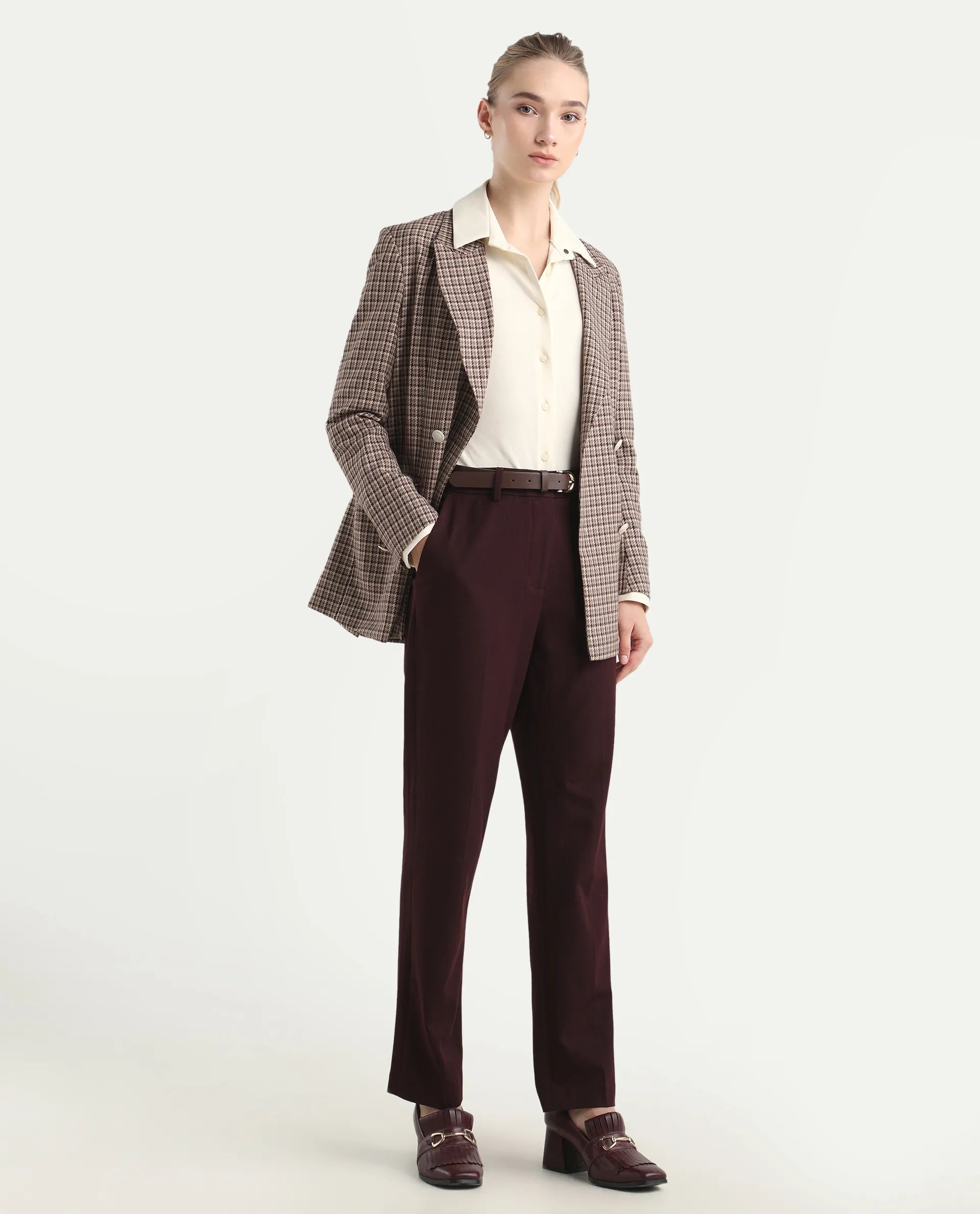 Rareism Women's Taper Maroon Polyester Blend Tapered Ankle Length Plain Travel Trouser