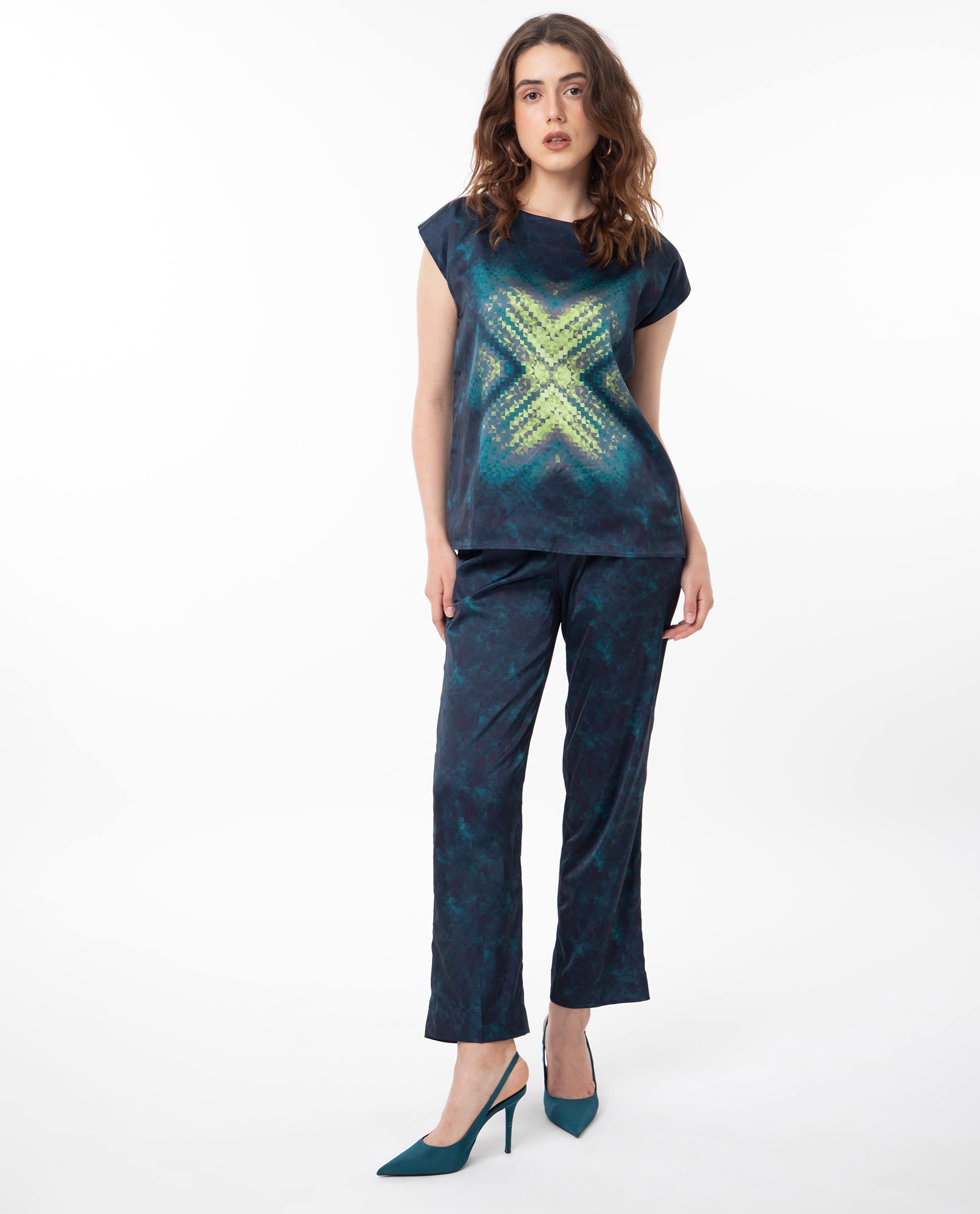 Rareism Women Taube Multi Polyester Fabric Short Sleeves Boat Neck Extended Sleeve Regular Fit Abstract Print Top