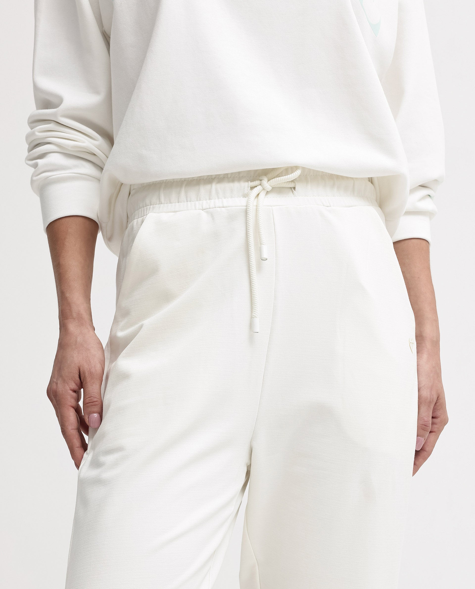 Rareism Women's Terac Off White Polyester Blend Plain Ankle Length Regular Fit Track Pant