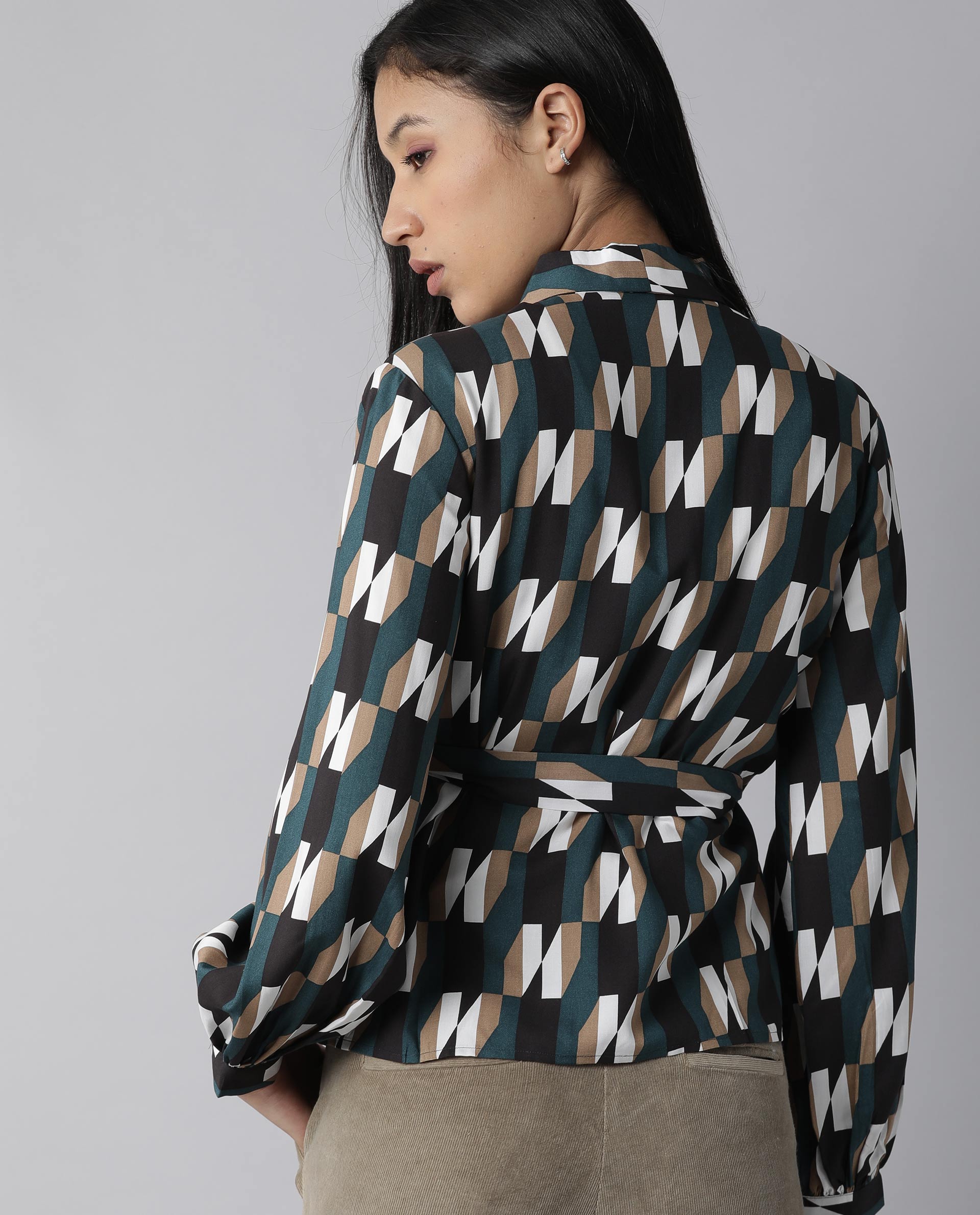 Rareism Women Tom Black Viscose Fabric Tailored Fit Cropped V-Neck Full Sleeves Checked Top