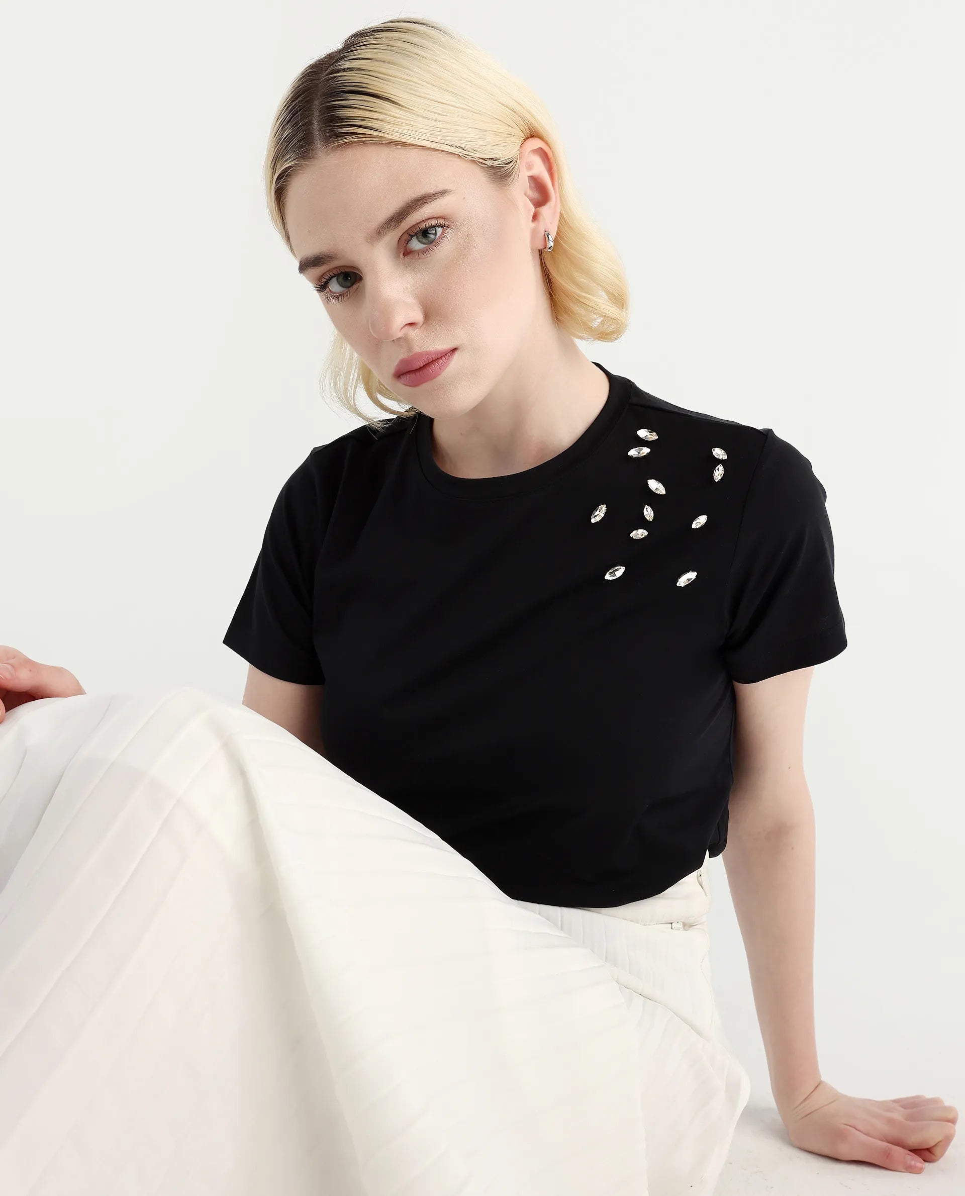 Rareism Women's Twen Black Cotton Crew Neck Regular Fit Printed T-Shirt