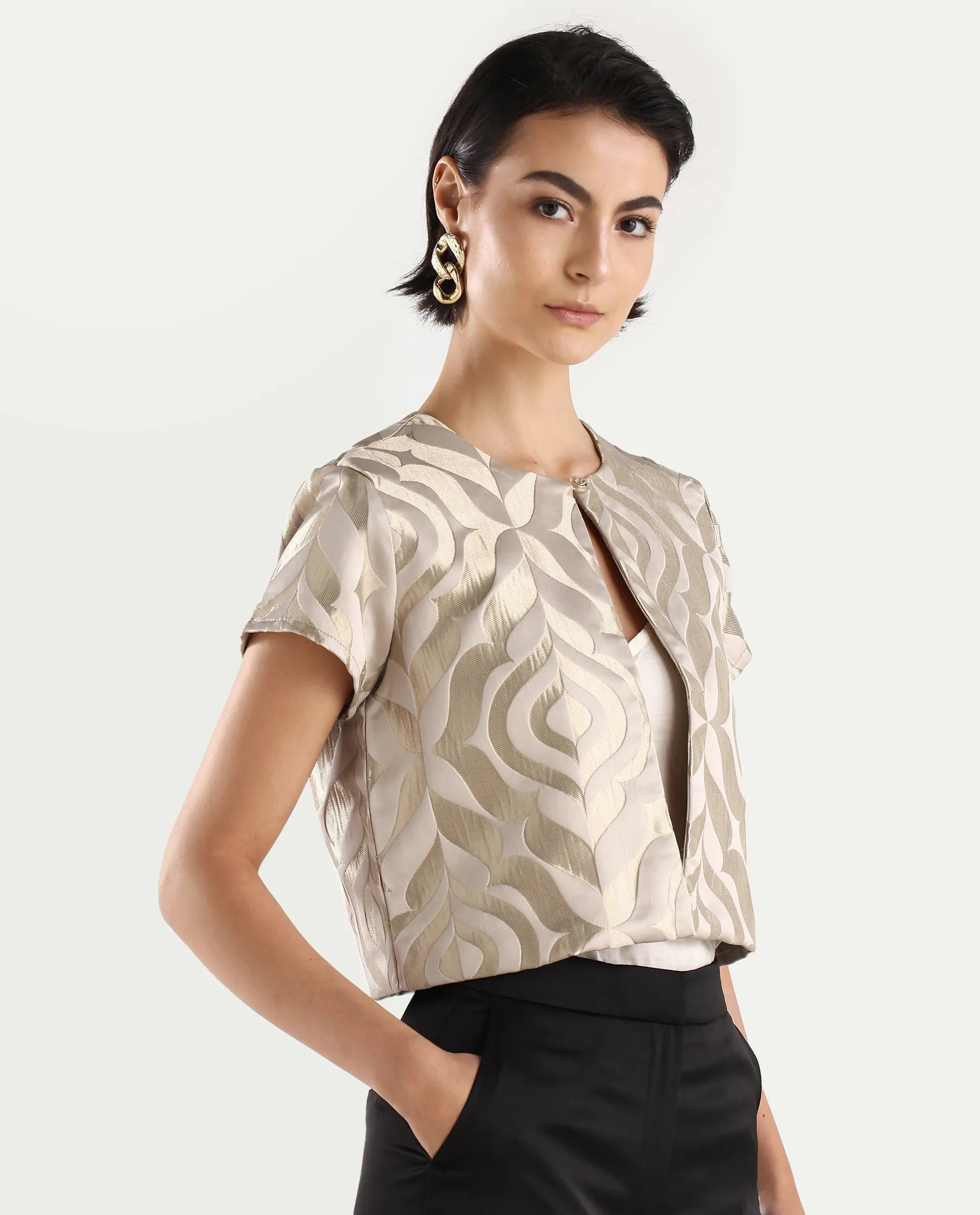 Rareism Women's Vegor Metalic Gold Polyester Blend Crew Neck Jacquard Crop Regular Fit Jacket