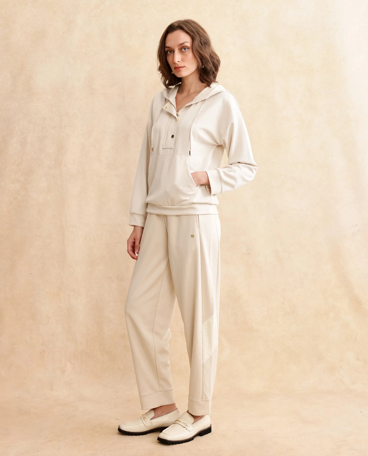 Rareism Women Yalova Primary Off White Full Sleeve Sweatshirt