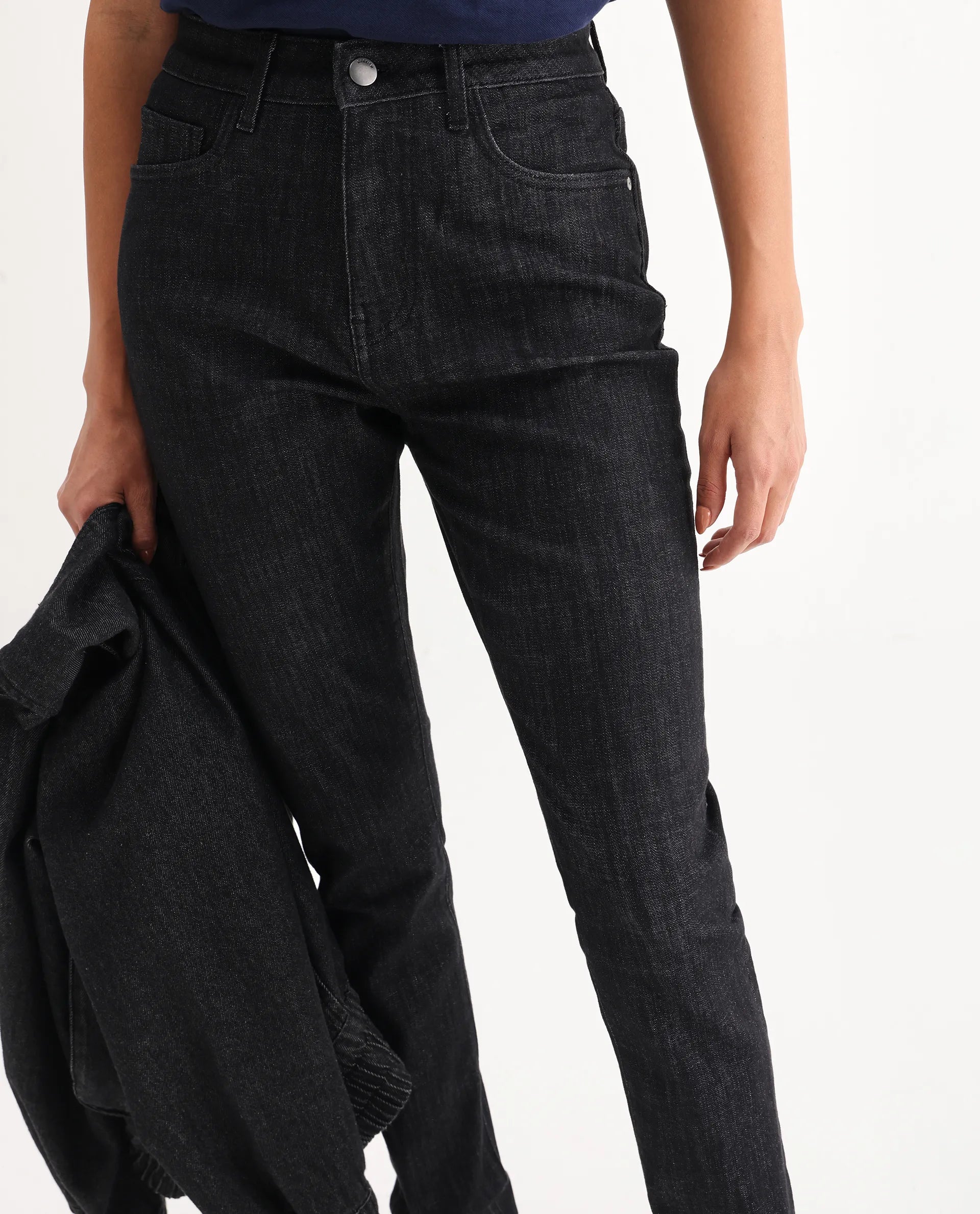 Rareism Women's Zaisho Black Cotton Blend Plain Ankle Length Sleek Skinny Fit Jeans