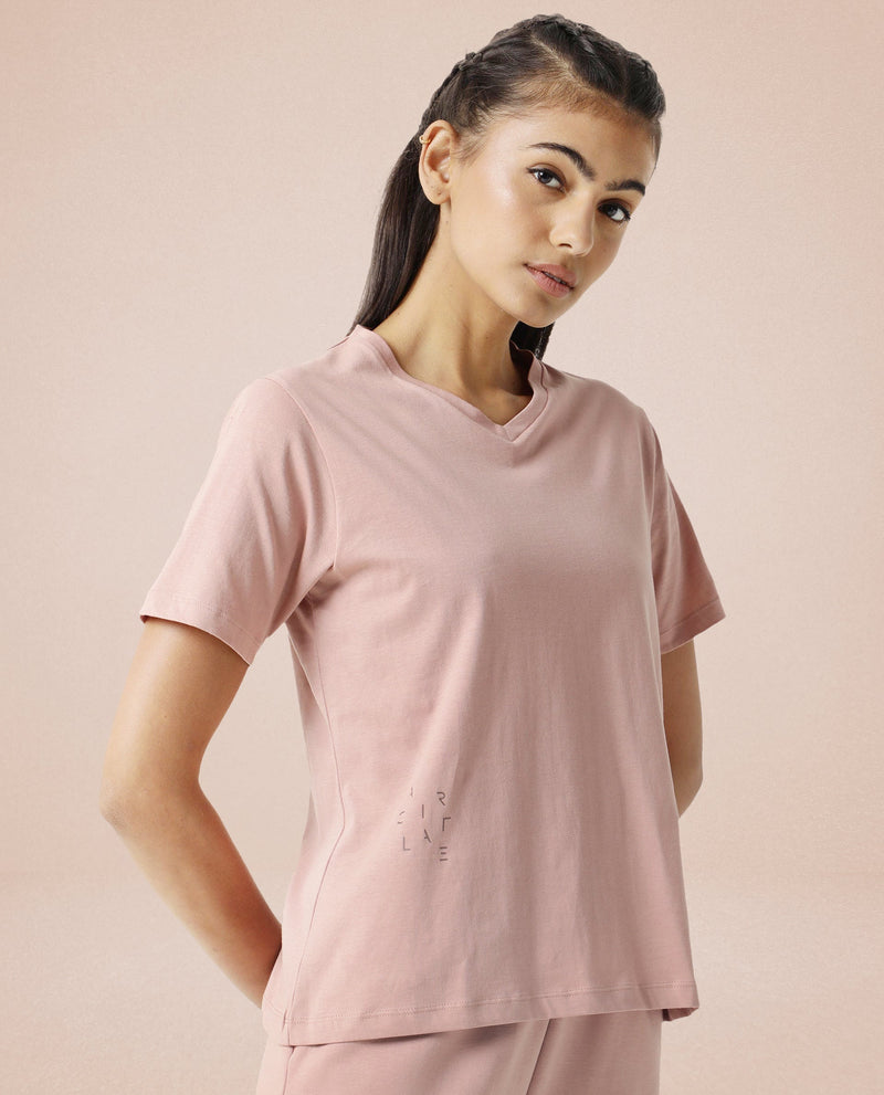 Rareism Women Arvi Dusky Pink Cotton Blend Fabric Regular Fit Half Sleeves Solid V-Neck T-Shirt