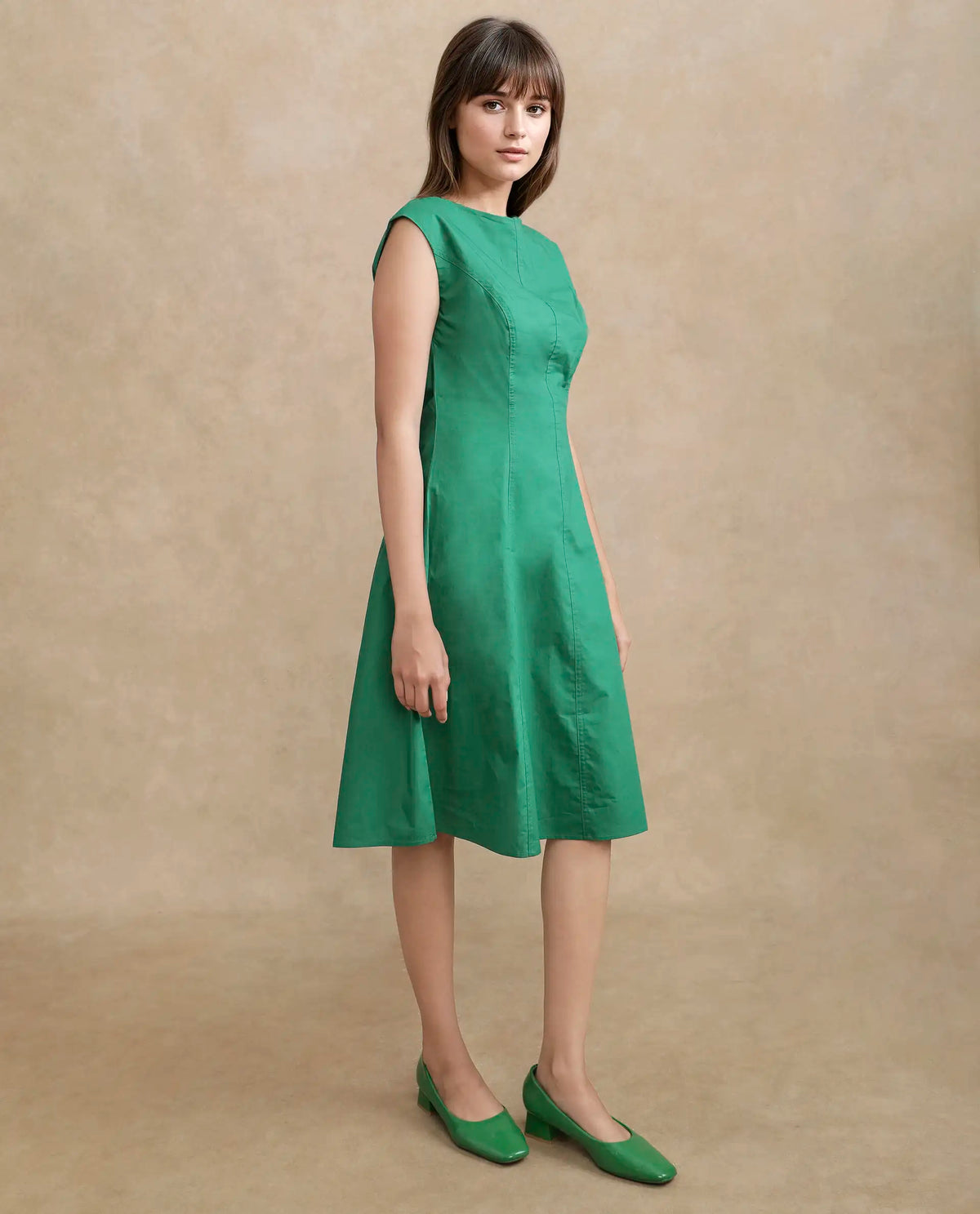 Rareism Women's Bhlaski Green Cotton Round Neck Plain Sleeveless Knee Length Straight Fit Dress