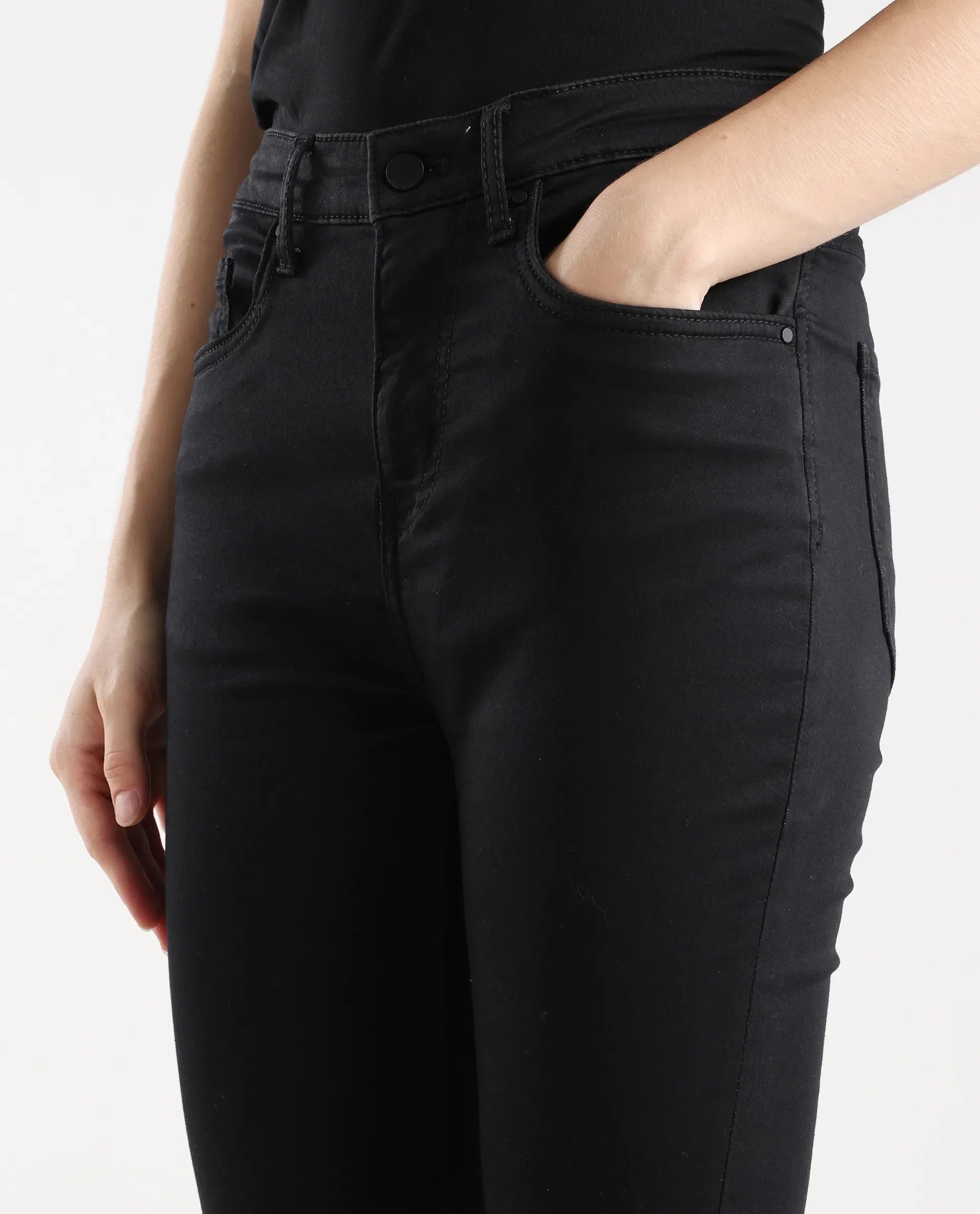 Rareism Women's Denzo Black Cotton Blend Skinny Plain Jeans