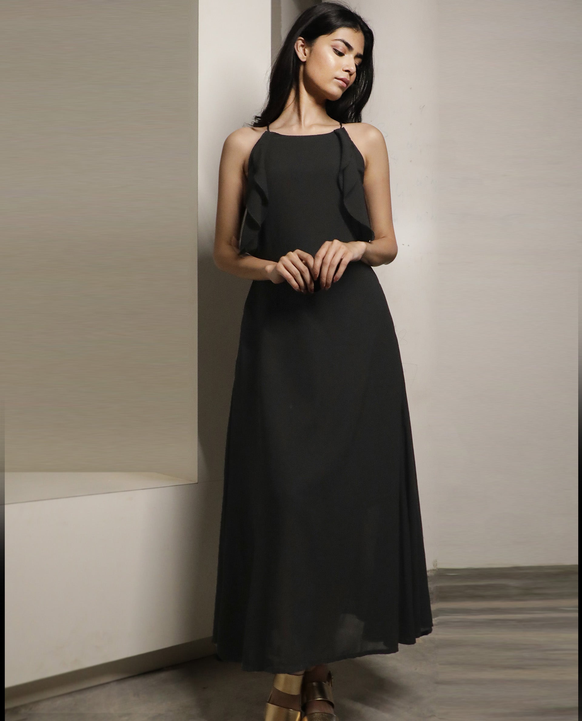 Rareism Women Decora Black Round Neck Spaghetti Shoulder Straps With Ruffles And Pockets Maxi Dress