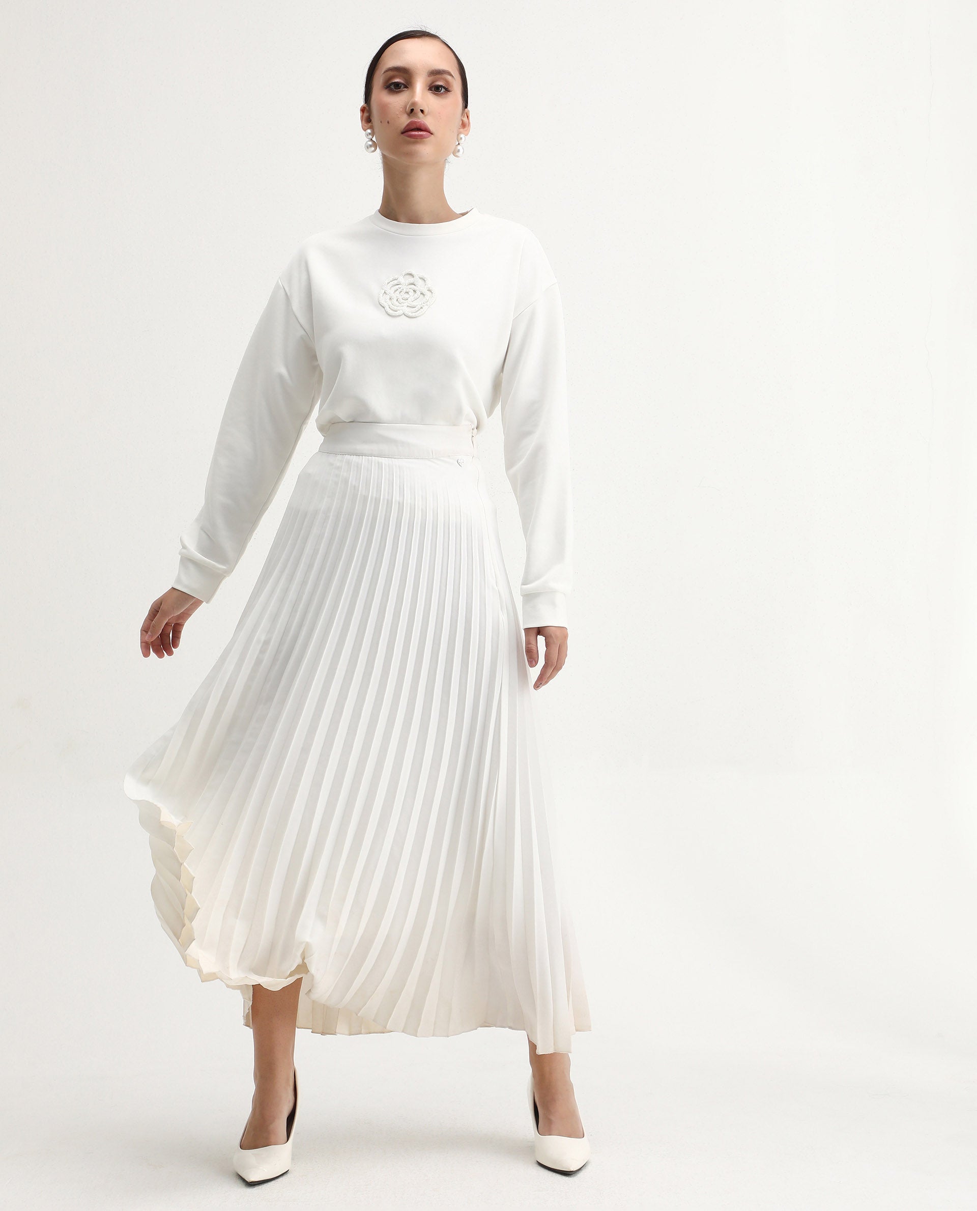 Rareism Women's Flaf Off White Cotton Blend Crew Neck Regular Fit Printed Sweatshirt