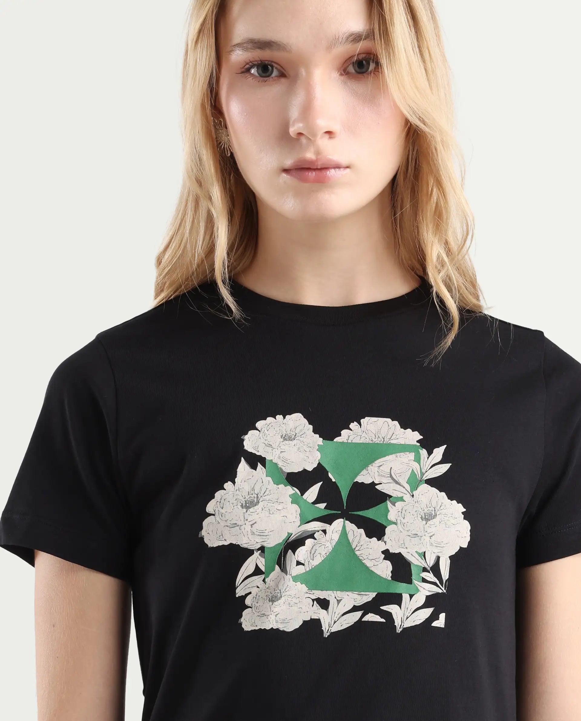 Rareism Women's Leyk Black Cotton Fabric Crew Neck Relaxed Fit Graphic Print T-Shirt