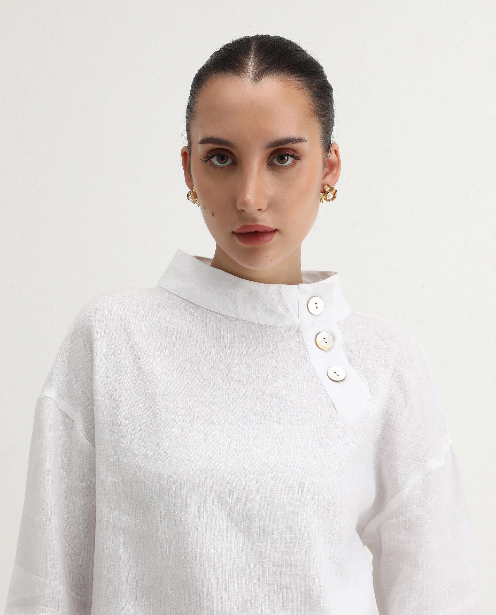 Rareism Women's Mayotte White Linen Mandarin Collar Plain Relaxed Fit Top
