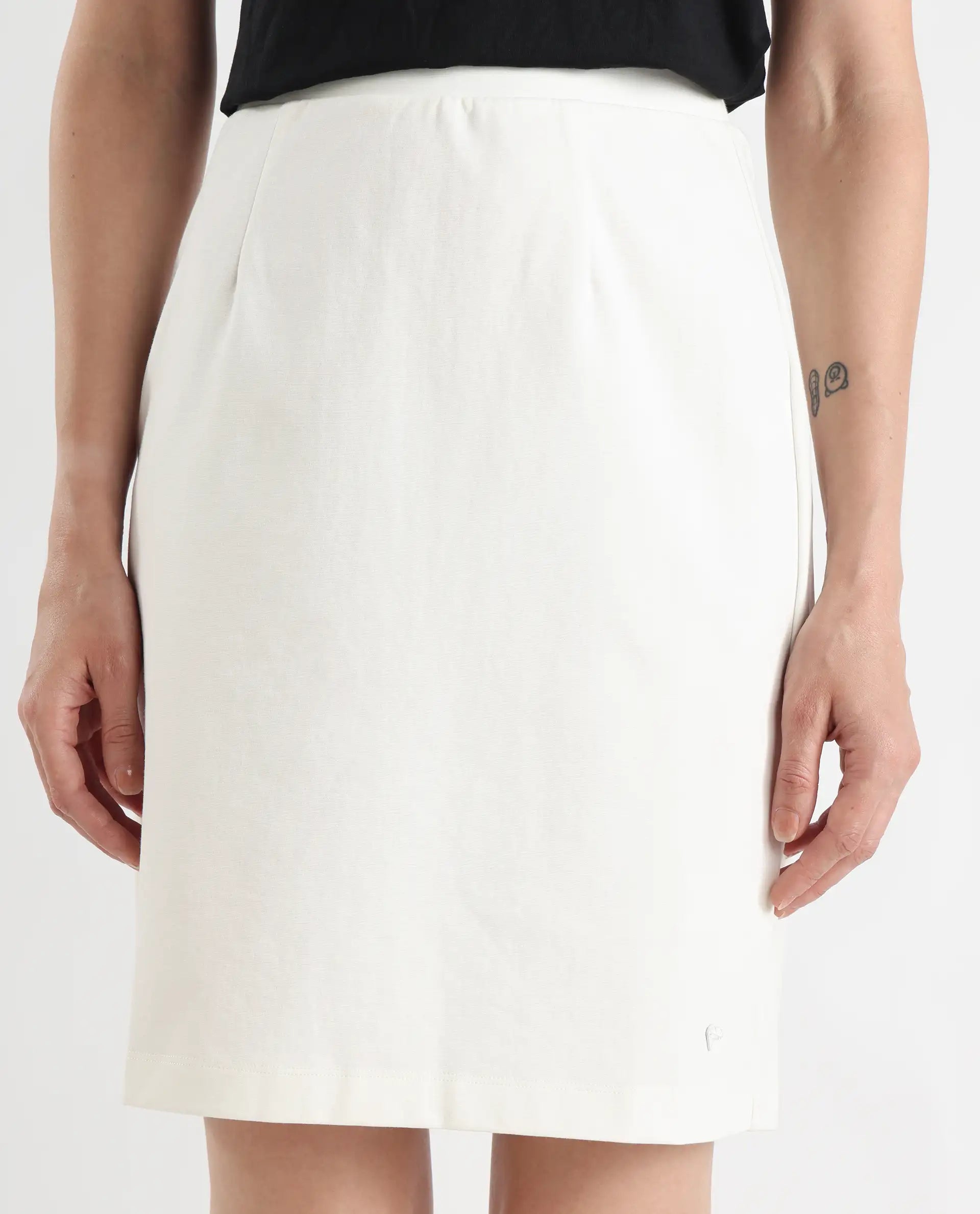 Rareism Women's Melunia White Polyester Blend Plain Knee Length Straight Fit Skirt